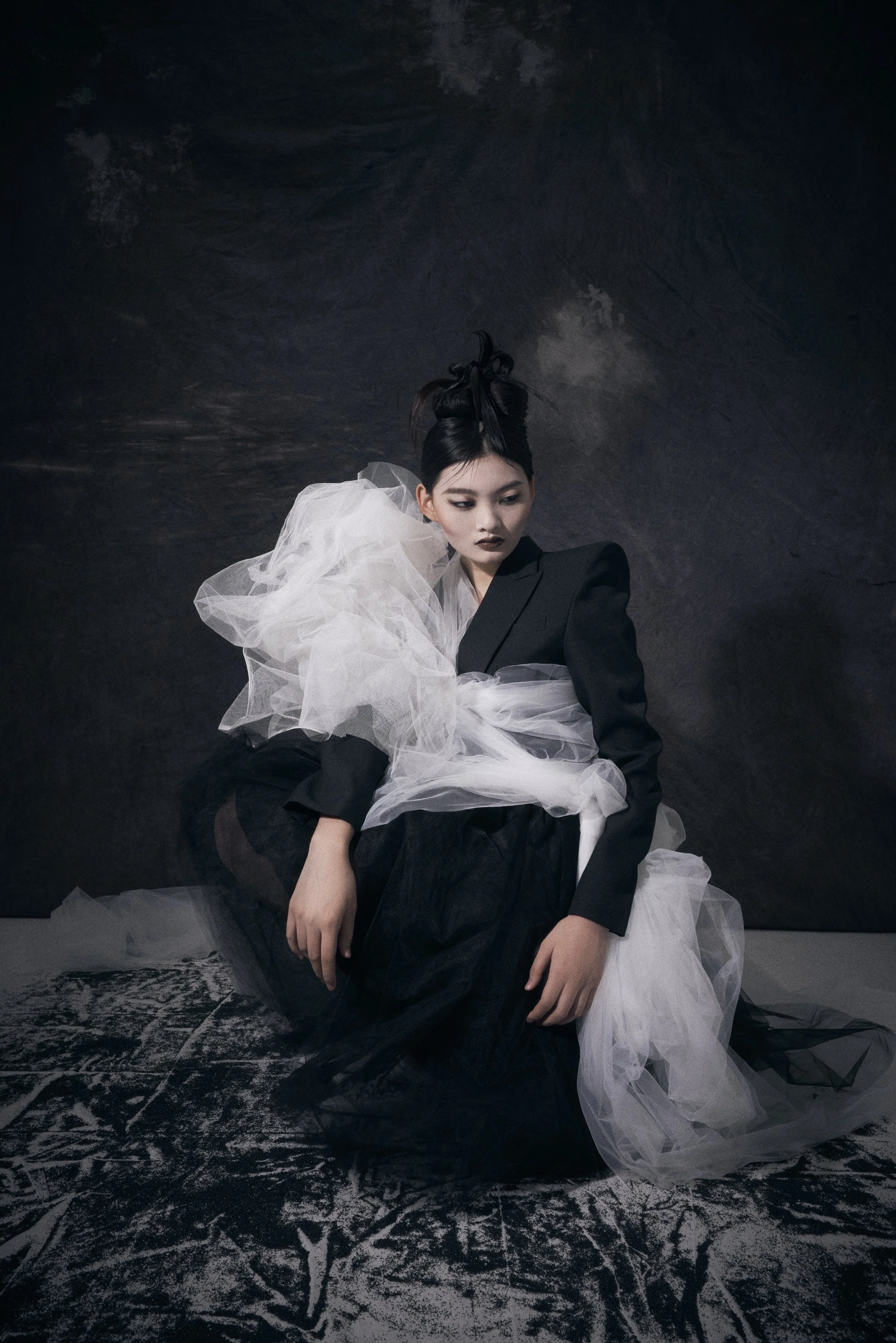 Photographer: Xiaoyu Dong Model: Xiangning Shi Makeup&hair: LULU Stylist: Jane Huang