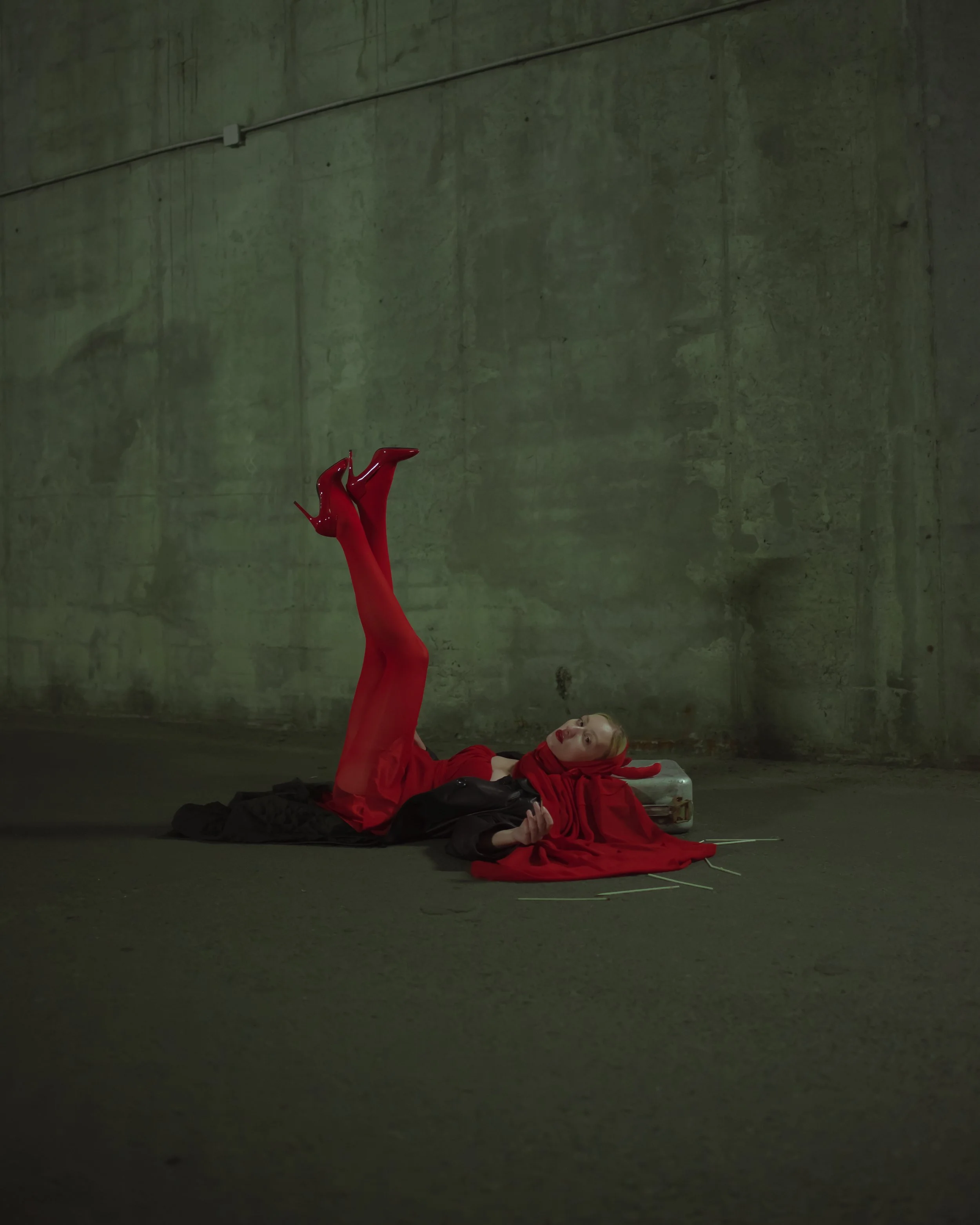 Photographer: Mila Voevodina Model: Lina Palaschenko The look is entirely handcrafted by Mila Vojvodina.