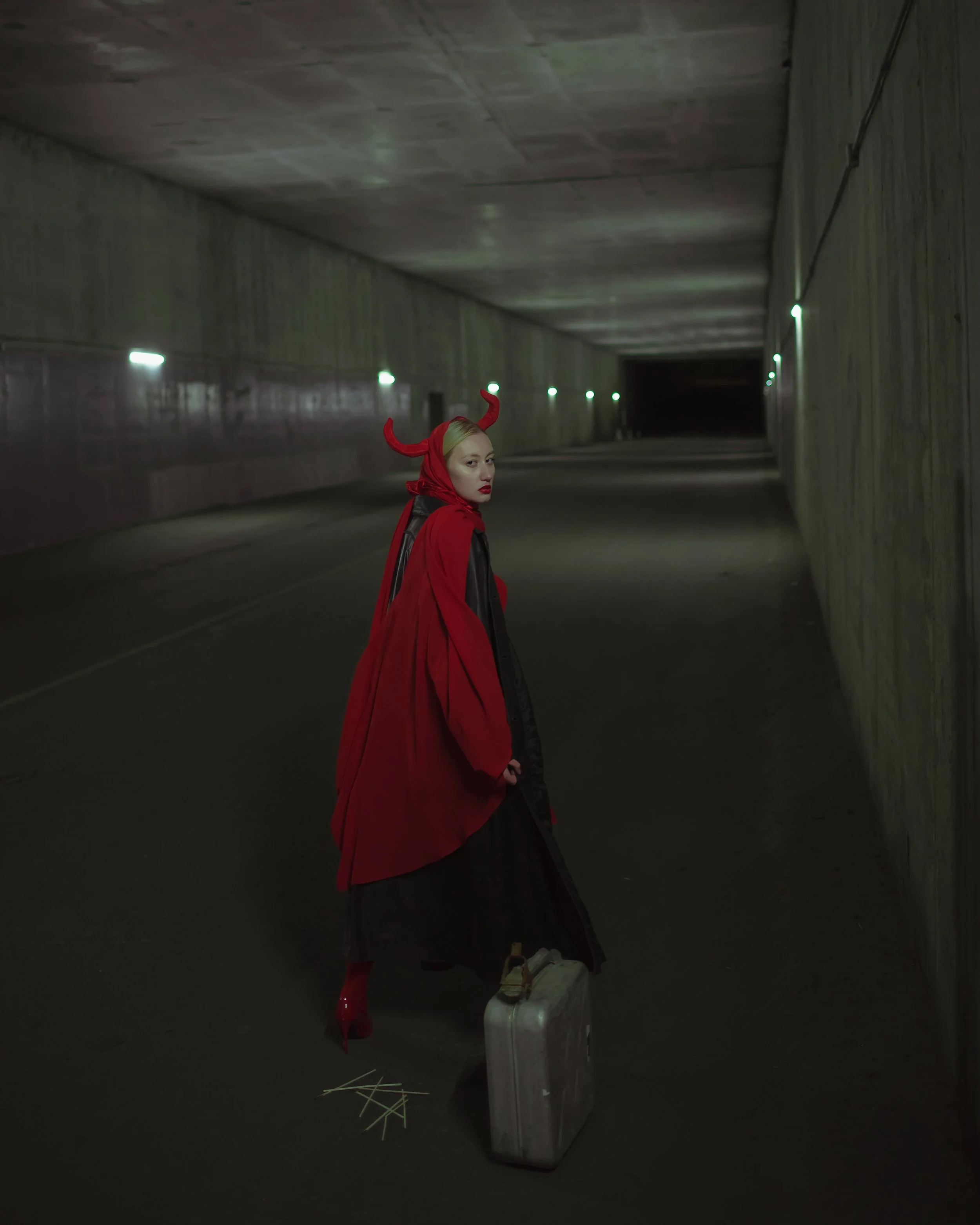 Photographer: Mila Voevodina Model: Lina Palaschenko The look is entirely handcrafted by Mila Vojvodina.