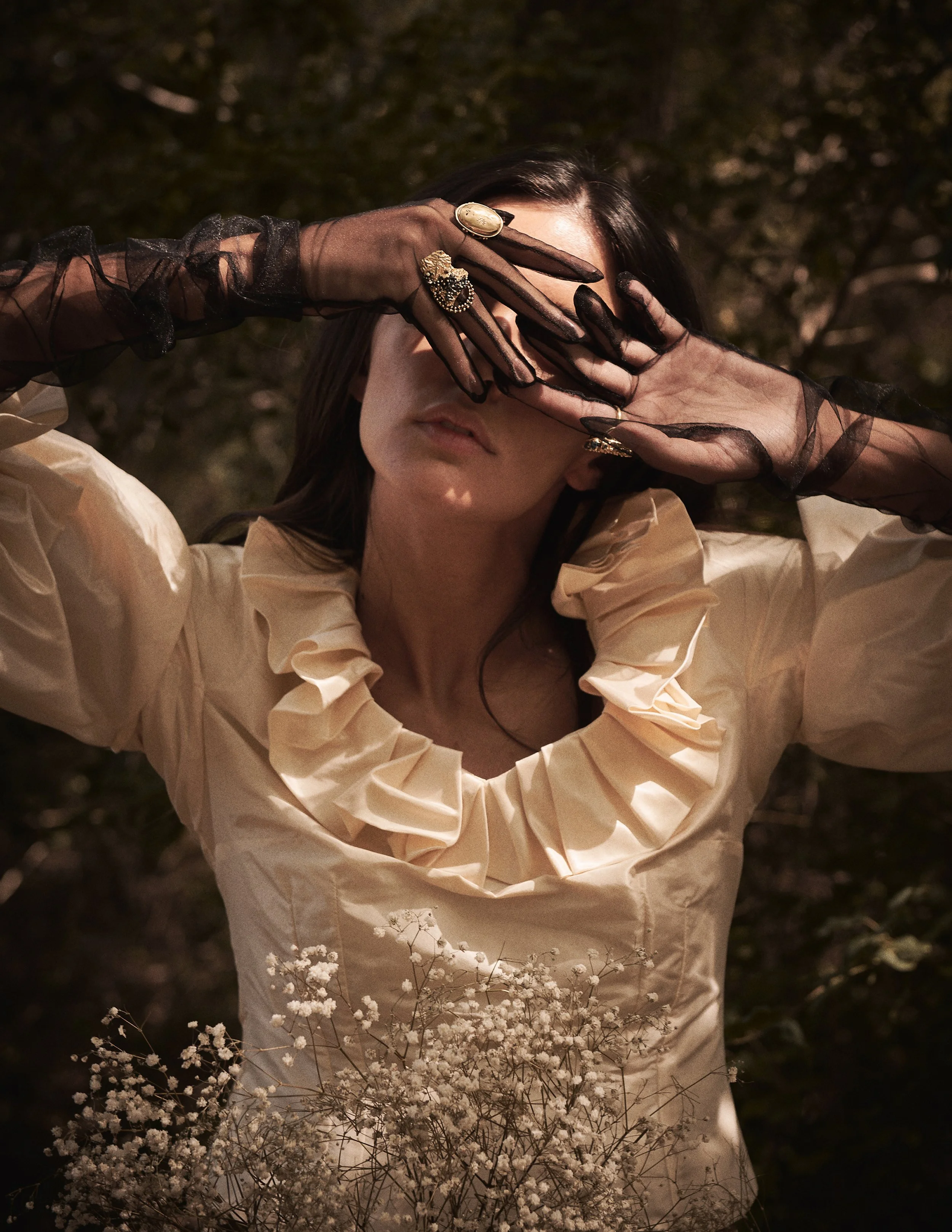 Photographer: MATTIA FERRARI Model: Ilaria Bazzo Stylist: Giulia Vaccari Makeup Artist: Maria Teresa Casarotto Producer: Jessica Lovato Wardrobe Credits: SHIRT: Elisa Lecle @elisa_lecle JEWELS: Amalgama Jewels @amalgama_jewels GLOVES AN