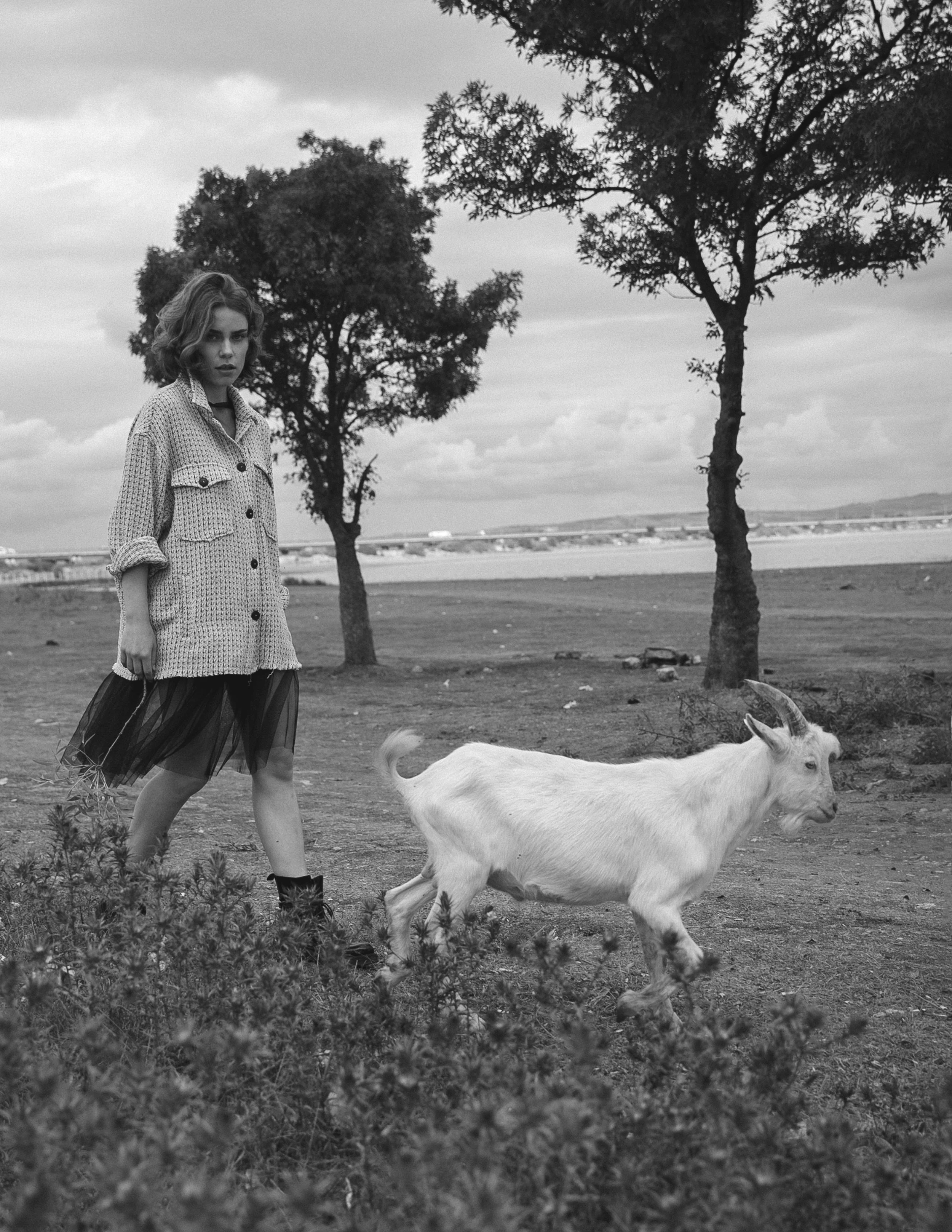 Photographer: Elena Güleç Model: Stella @@modelwerk Wardrobe Stylist: Kate Kaya Wardrobe Credits: T-shirt Zara Shoes Mango