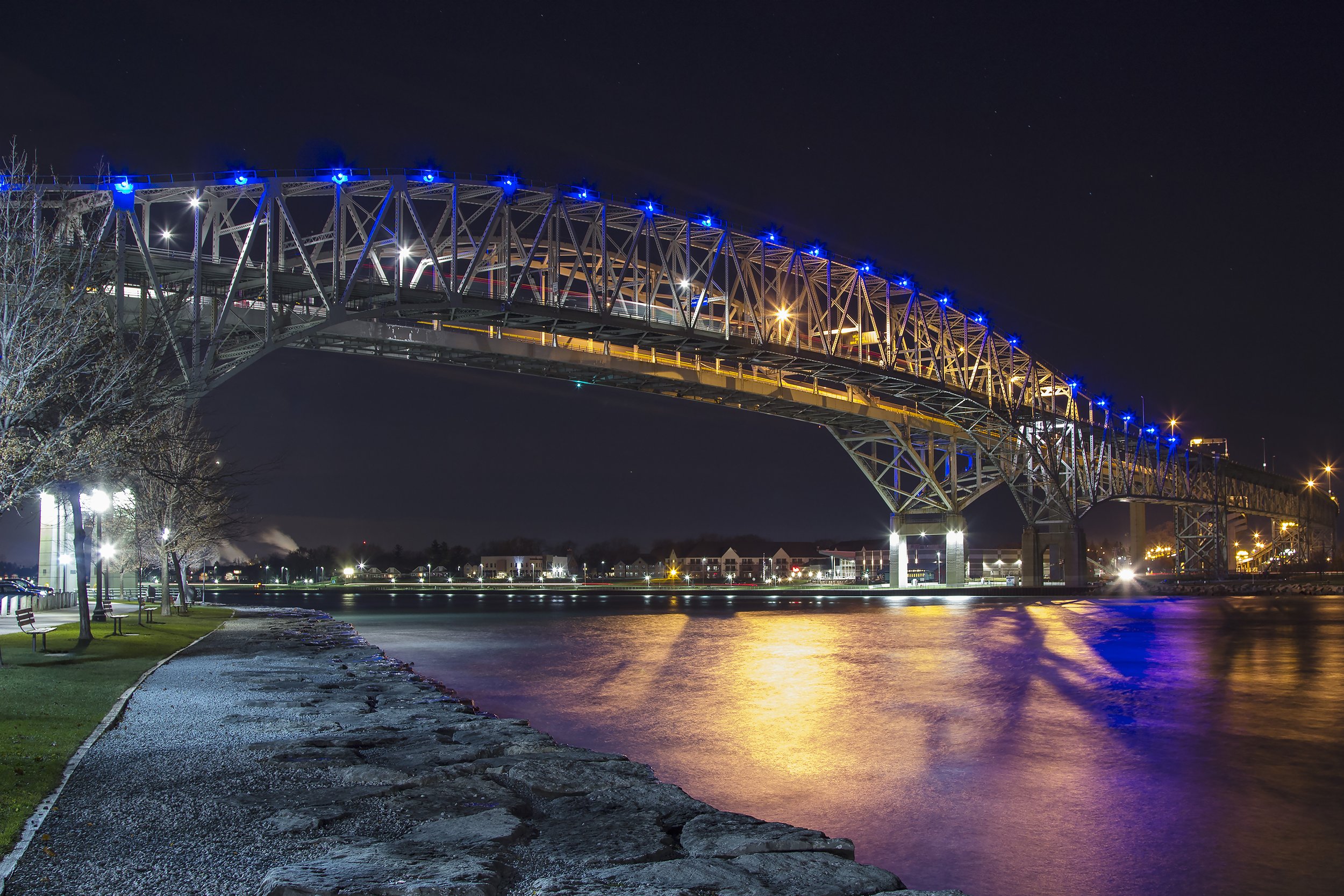 LensonLambton_11_Bluewater Bridge at Night_PerryLutz.jpg