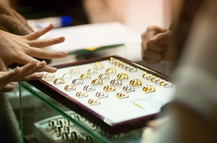 jeweller-hands.jpg