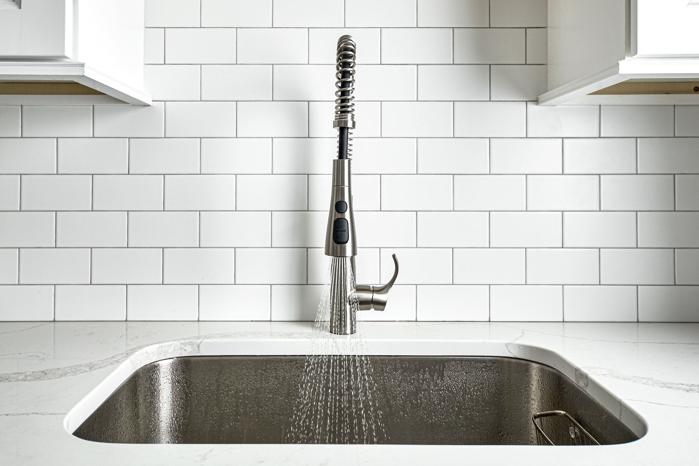 thompson-fine-home-renovations-kitchen-subway-tile-faucet.jpg