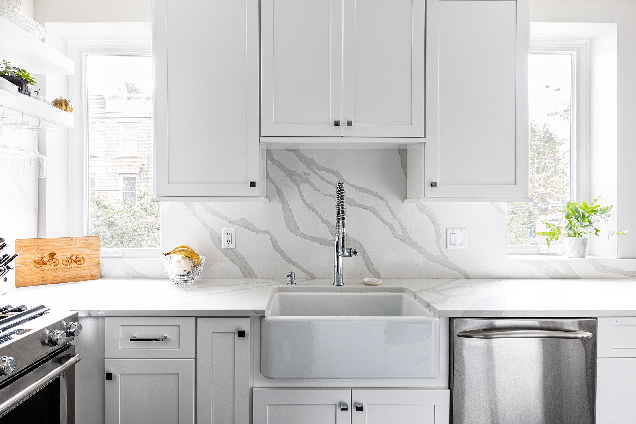 thompson-fine-home-renovations-hoboken-kitchen-marble-farm-sink.jpg