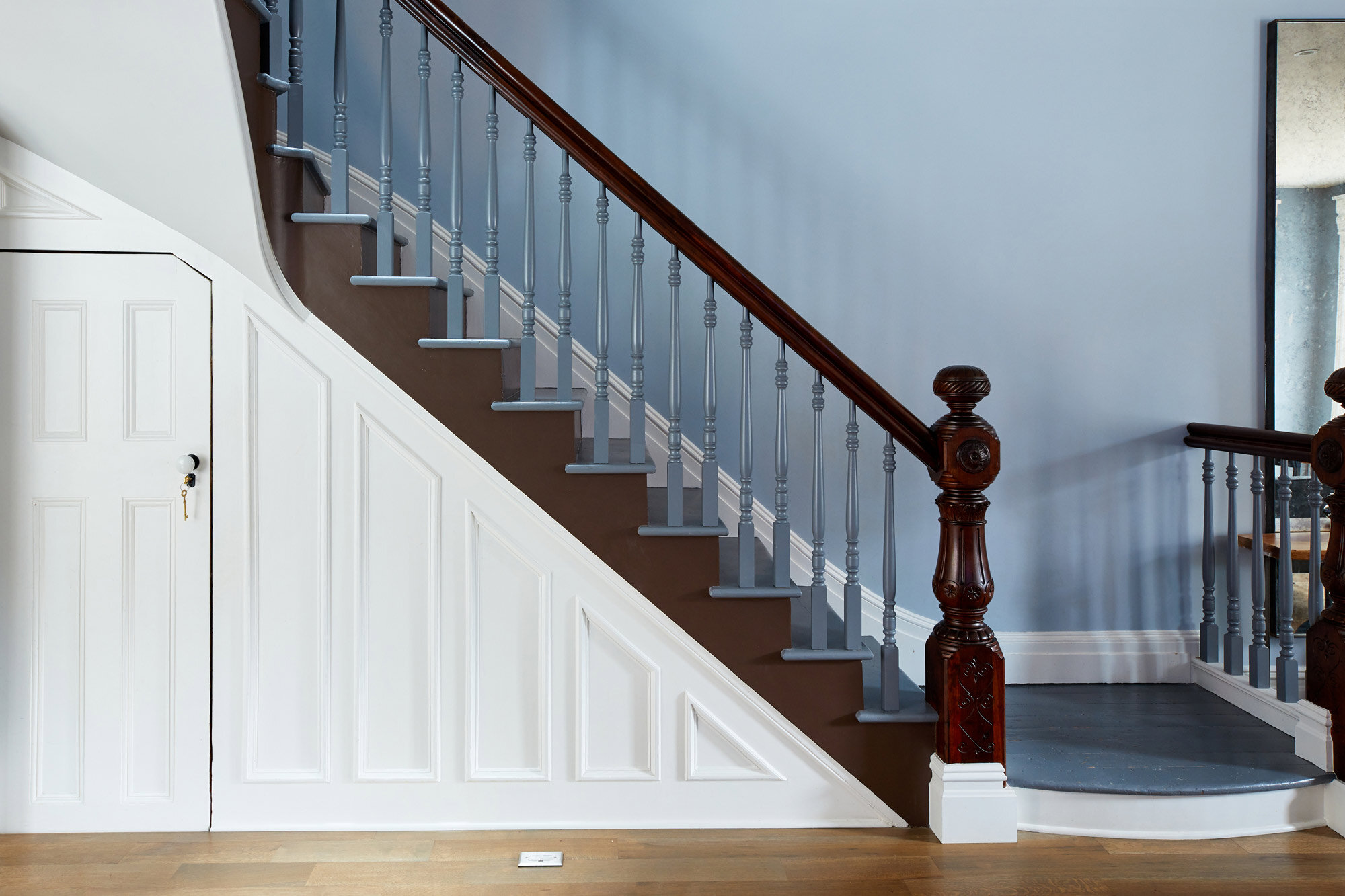 thompson-renovations-contractor-home-townhouse-brownstone-custom-woodwork-stairs-banister-1.jpg