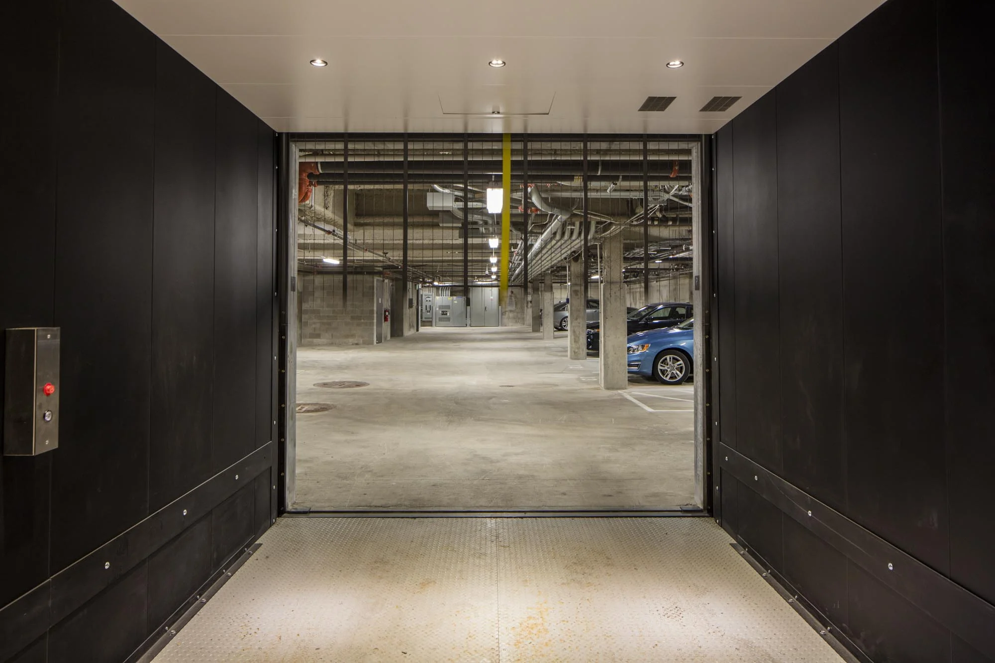 Car Elevator 08 - Utile FlagshipPhoto.jpg