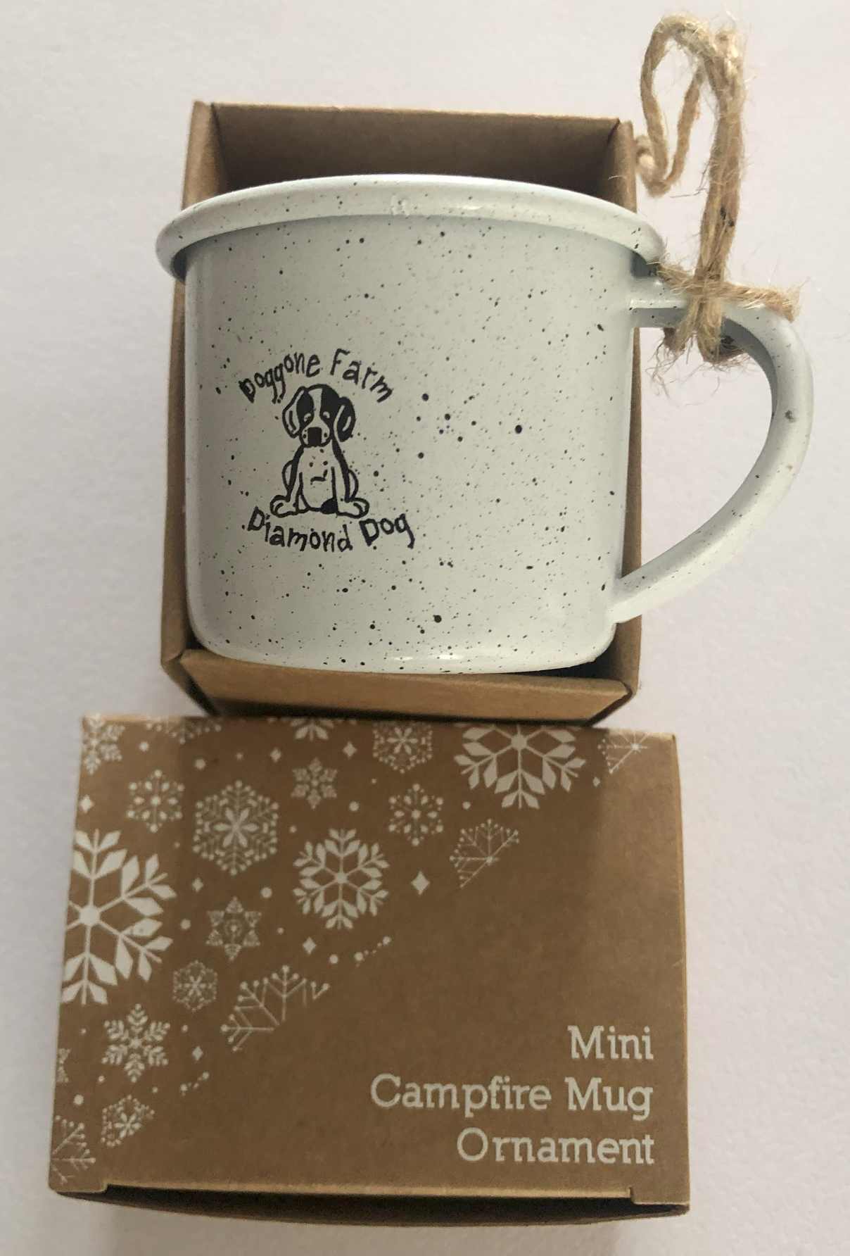 Ornament Single with Box.png
