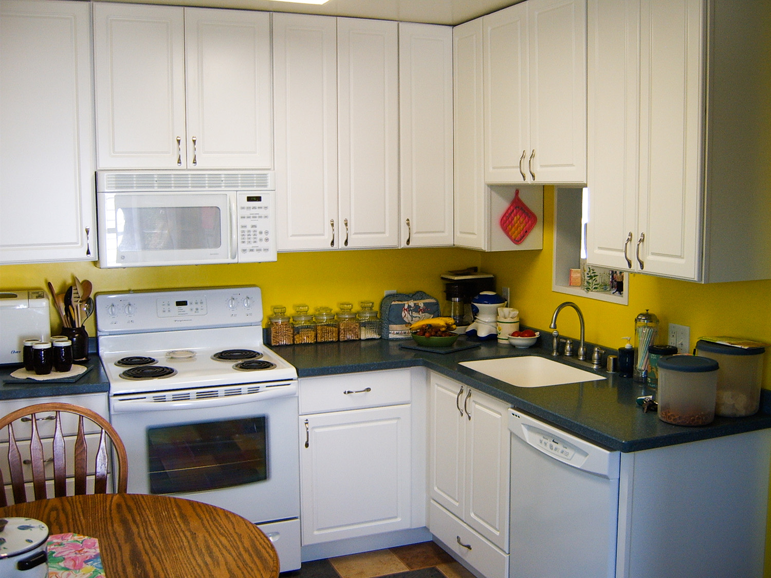 kitchen colortiles2_web.jpg