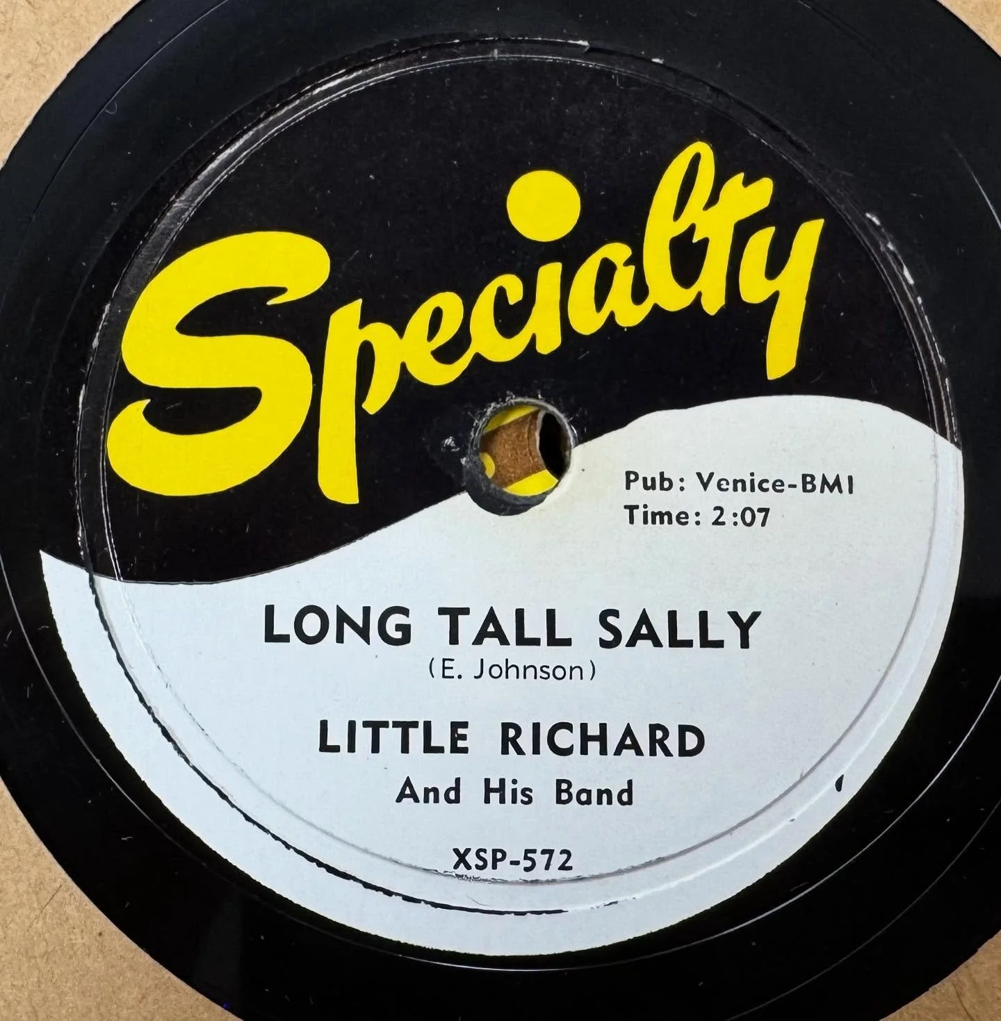 Record of the Day: pristine 1956 original 78, so rare in this condition. Ground breaking early rocknroll at its best! The store is back open again, today from noon to 6. Come on in.

#littlerichard #longtallsally #specialtyrecords #groundbreaking #ea
