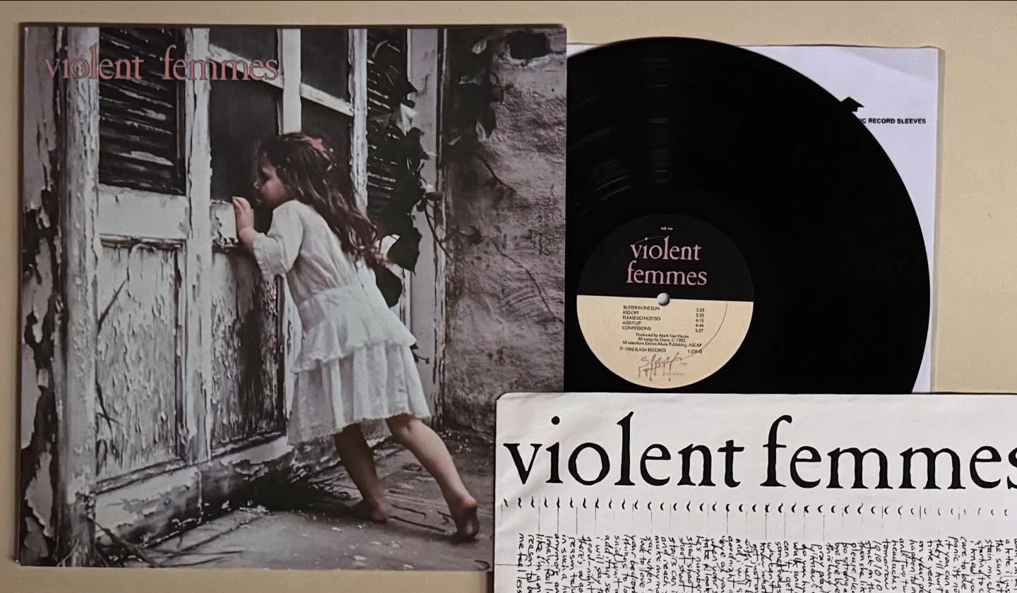 Record of the Day: haven&rsquo;t had a first pressing of this in years! Second press comes in once in awhile, but not a true original, until now. Clean one too. The store is open 12 to 6 today come on in!

#violentfemmes #slashrecords #folkpunk #alte