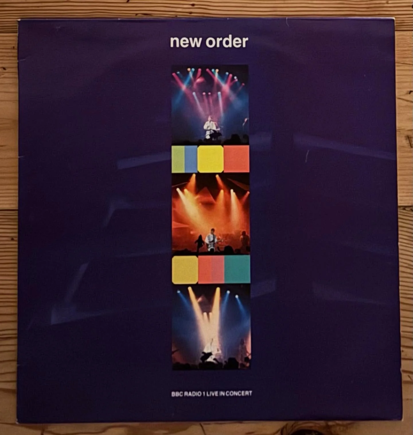 Record of the Day: rare M- UK OG! Official release . Recorded by the BBC in 1987 and released in 1992. First time ever in the store! I&rsquo;m putting out a variety of good ones today. Open 11 to 6 come on in!

#neworder #neworderofficial #peterhook 