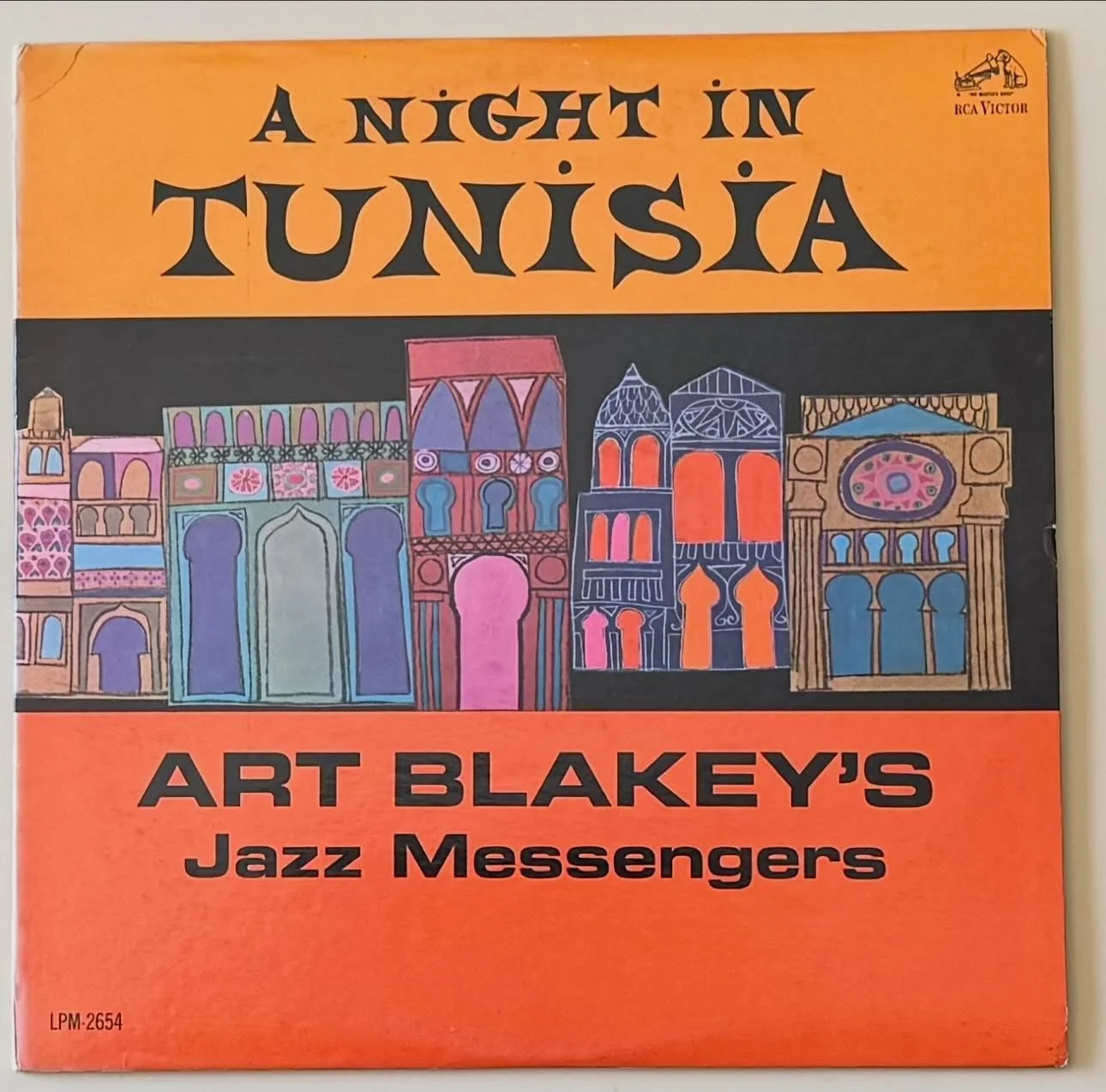 Record of the Day: minty vinyl and great looking EX cover on this 1963 pressing! With Jackie McLean and Johnny Griffin. Got some good jazz in. The store is open 11 to 6. Get out in this beautiful spring weather and come on in!

#artblakeyandthejazzme