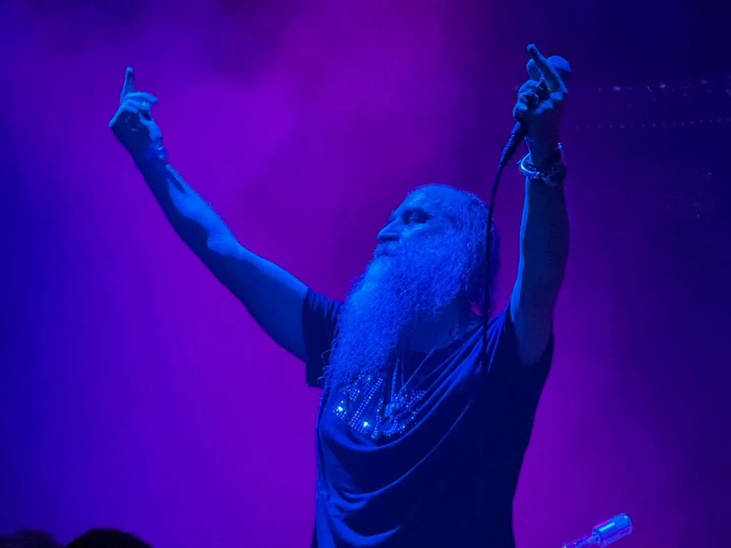 We saw the Dirty Three last night with frontman Warren Ellis from Nick Cave&rsquo;s Bad Seeds. More my wife&rsquo;s taste than mine - not easy listening music and not rocknroll. Intense. At my fave venue @greatamericanmusichall

#warrenellis #badseed