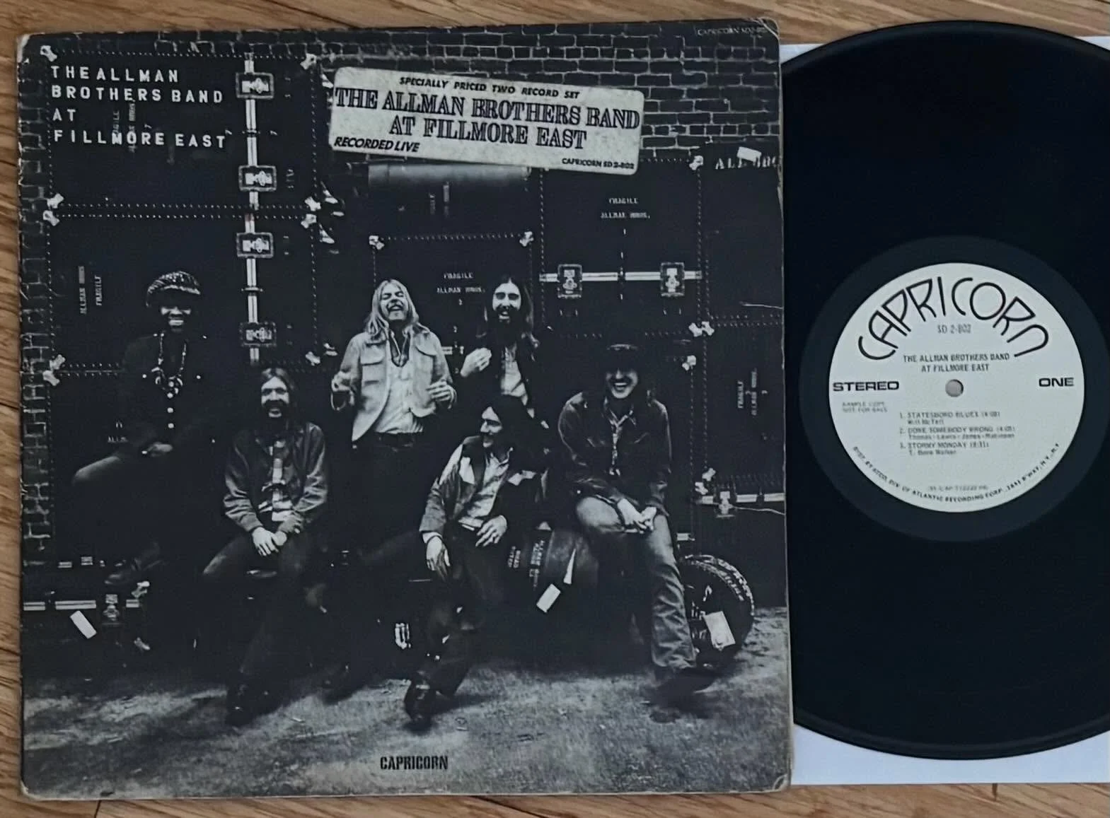Record of the Day: rare EX WLP of my fave live classic rock album ever! The store is open 11 to 6 come on in.

#allmanbrothers #duaneallman #livealbum #southernrock #whitelabelpromo