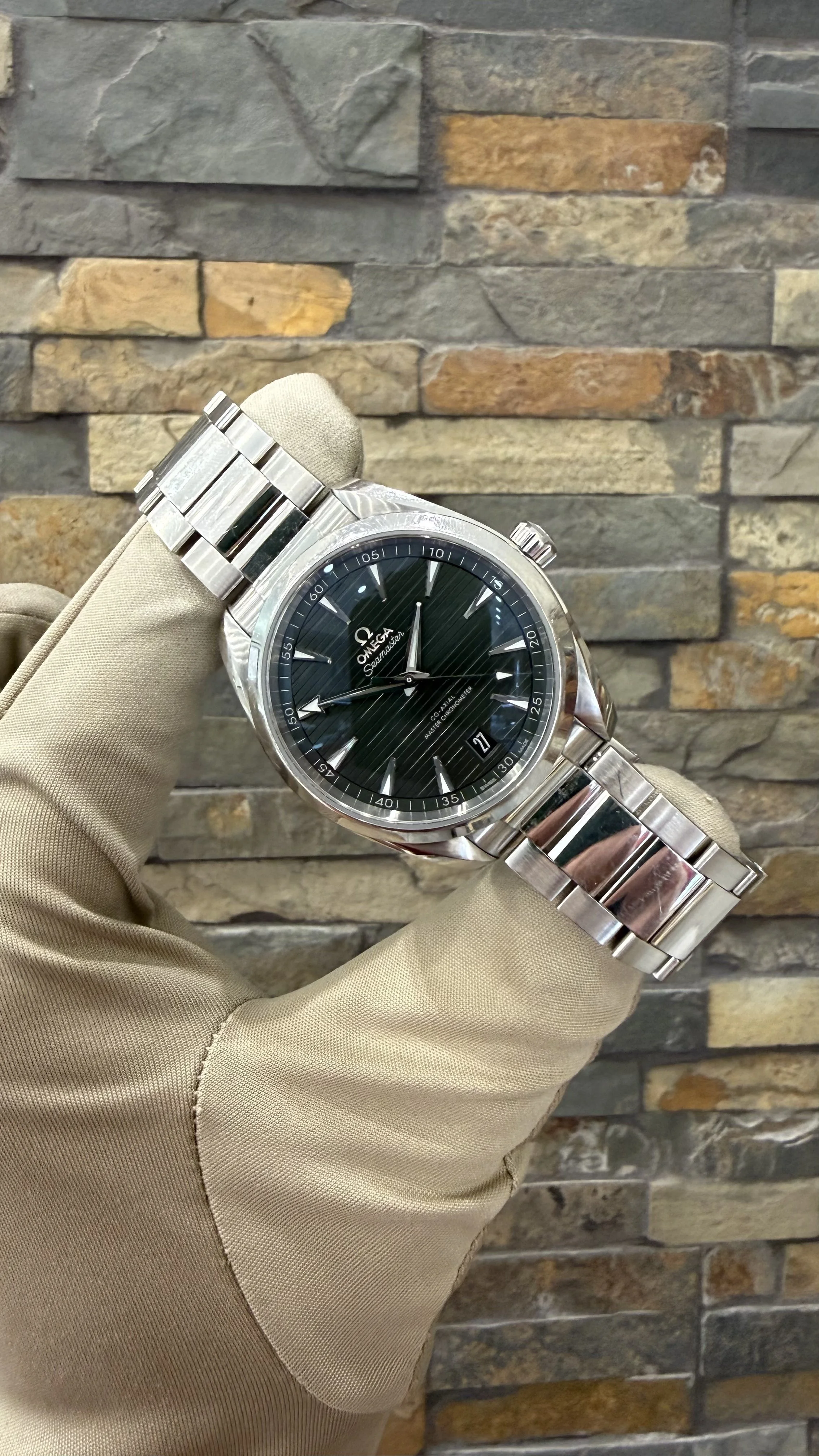 2020 Omega Green Aquaterra 41mm Seamaster REF #210.32.42.20.03.001 with box and papers. Call or stop by our shop