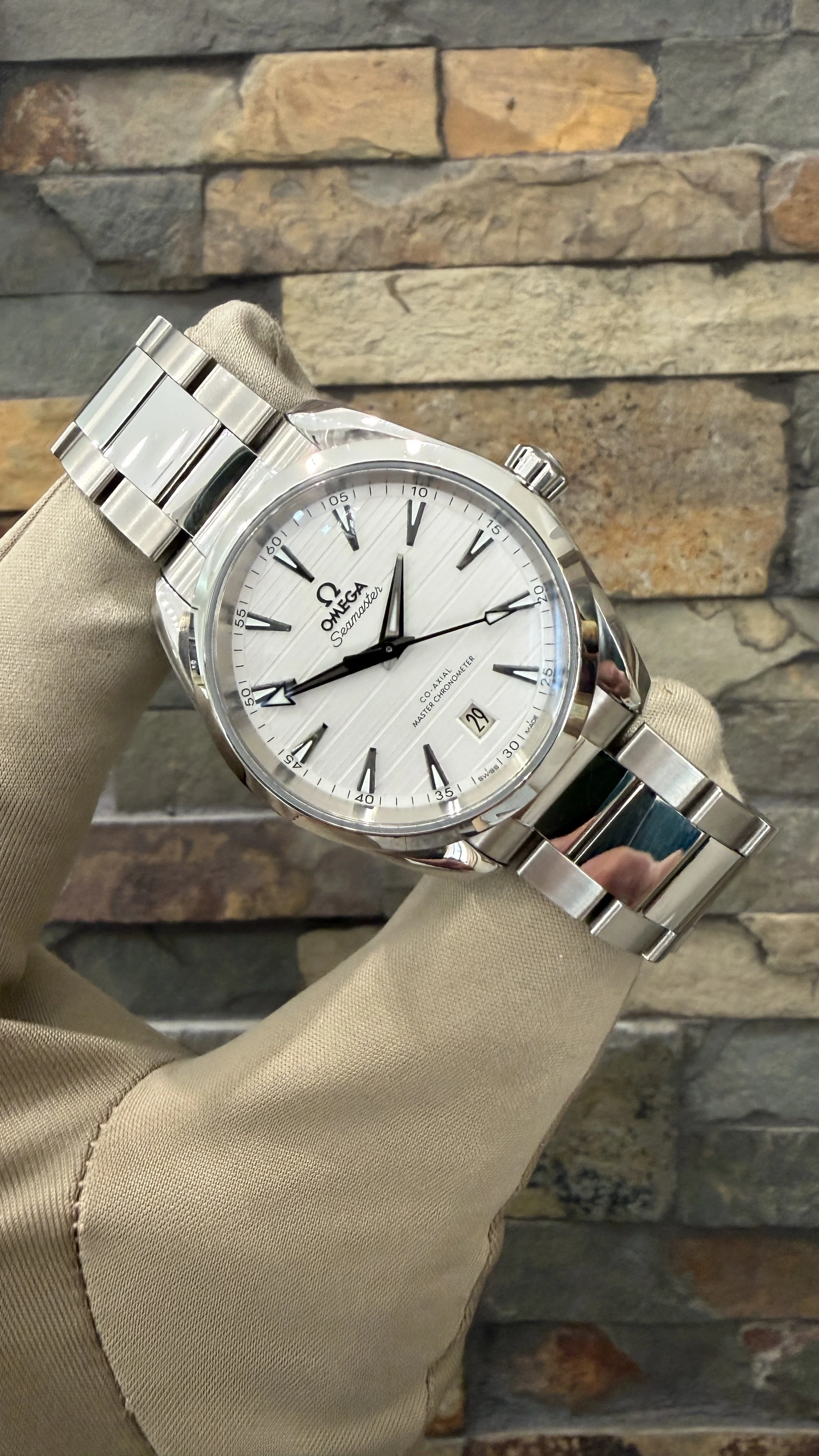 2021 Omega Aquaterra 38.5mm REF # 220.12.38.20.02.001 with box and papers. Call or stop by our shop