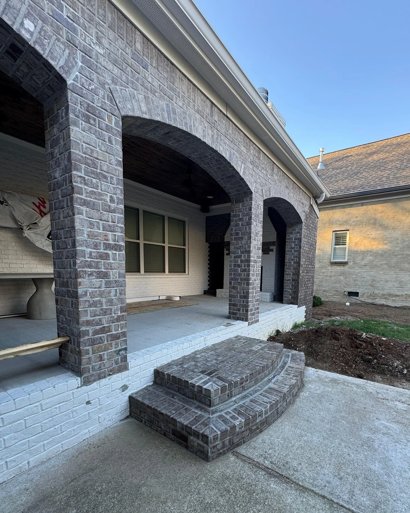 &ldquo;Transforming this backyard in Franklin, Tennessee! Every detail matters, from the arches to the steps. Stay tuned for the final look! ✨

#remodeling #remodelingcontractors #nashville #interiordesign #homedesign #nashvillehomes #franklintn&rdqu