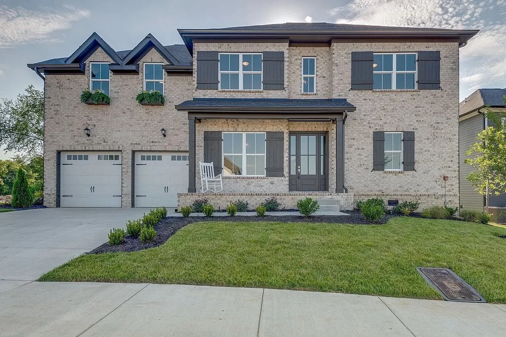 Check out this awesome new custom home by Alliance Builders! 🏡✨ We loved bringing this dream to life. #CustomHome #NewBuild #HomeSweetHome #AllianceBuilders #DreamHome #HouseGoals #HomeDesign #Construction #HomeInspo #RealEstate #NewHome #TennesseeL