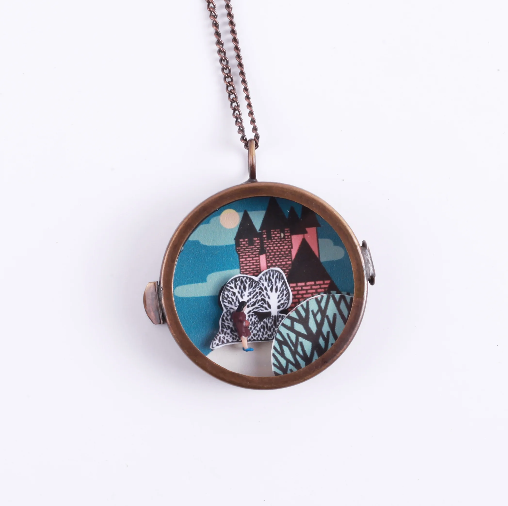 "Marceline Discovers the Castle and Her Adventure Begins" Diorama Locket