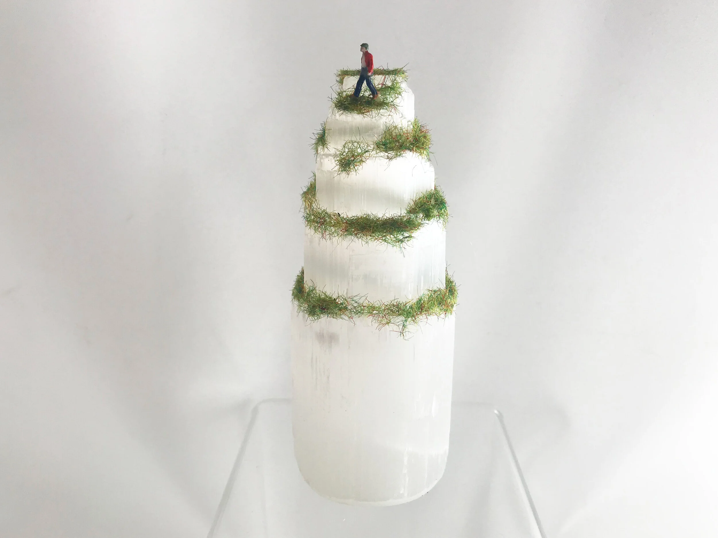 red-jacket_selenite_crystal-diorama_3.jpg