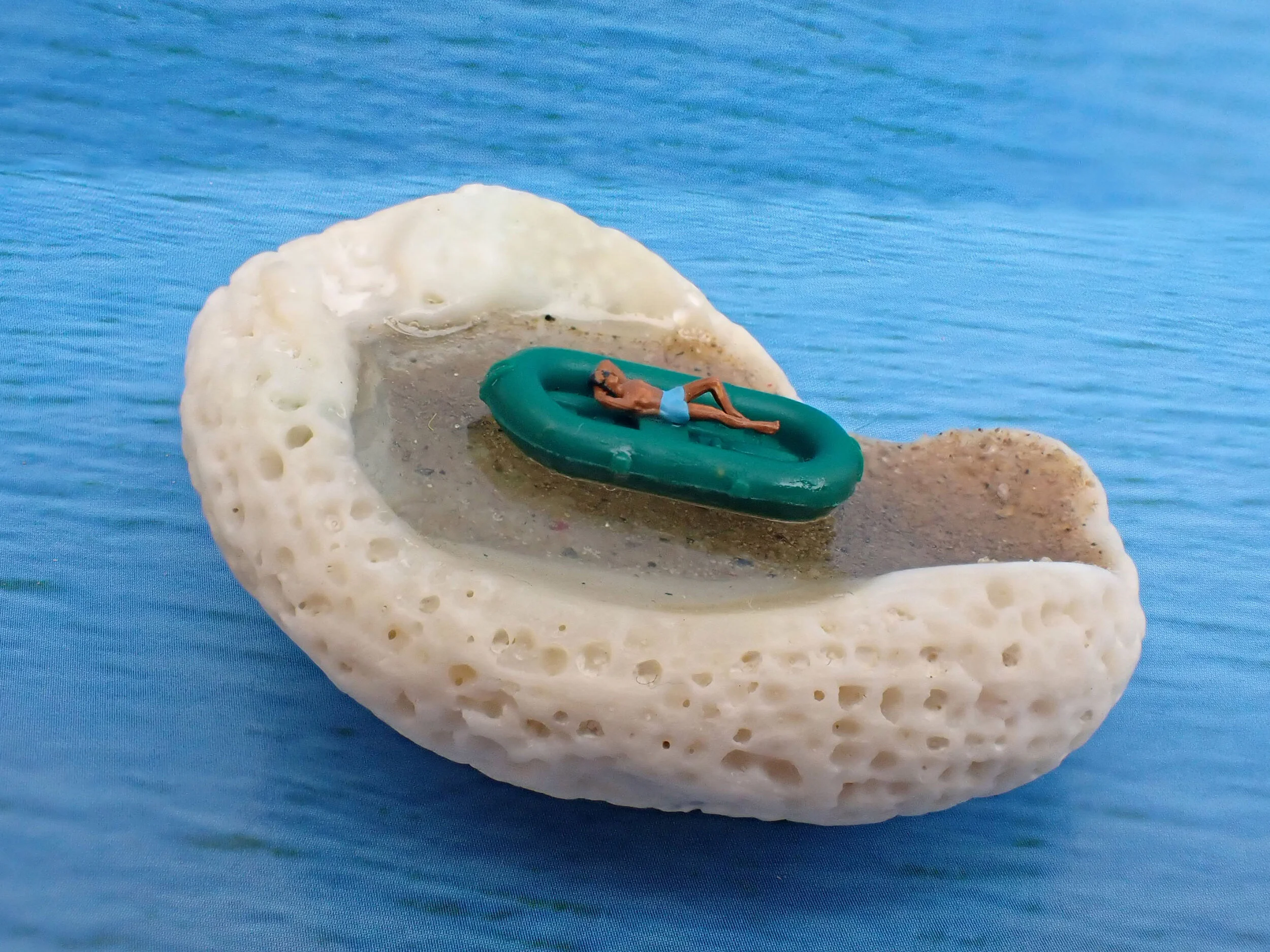 Green-Raft-Blue-Trunks_Miniature-Sculpture_Becky-Wareing-Steele_3_web.jpg