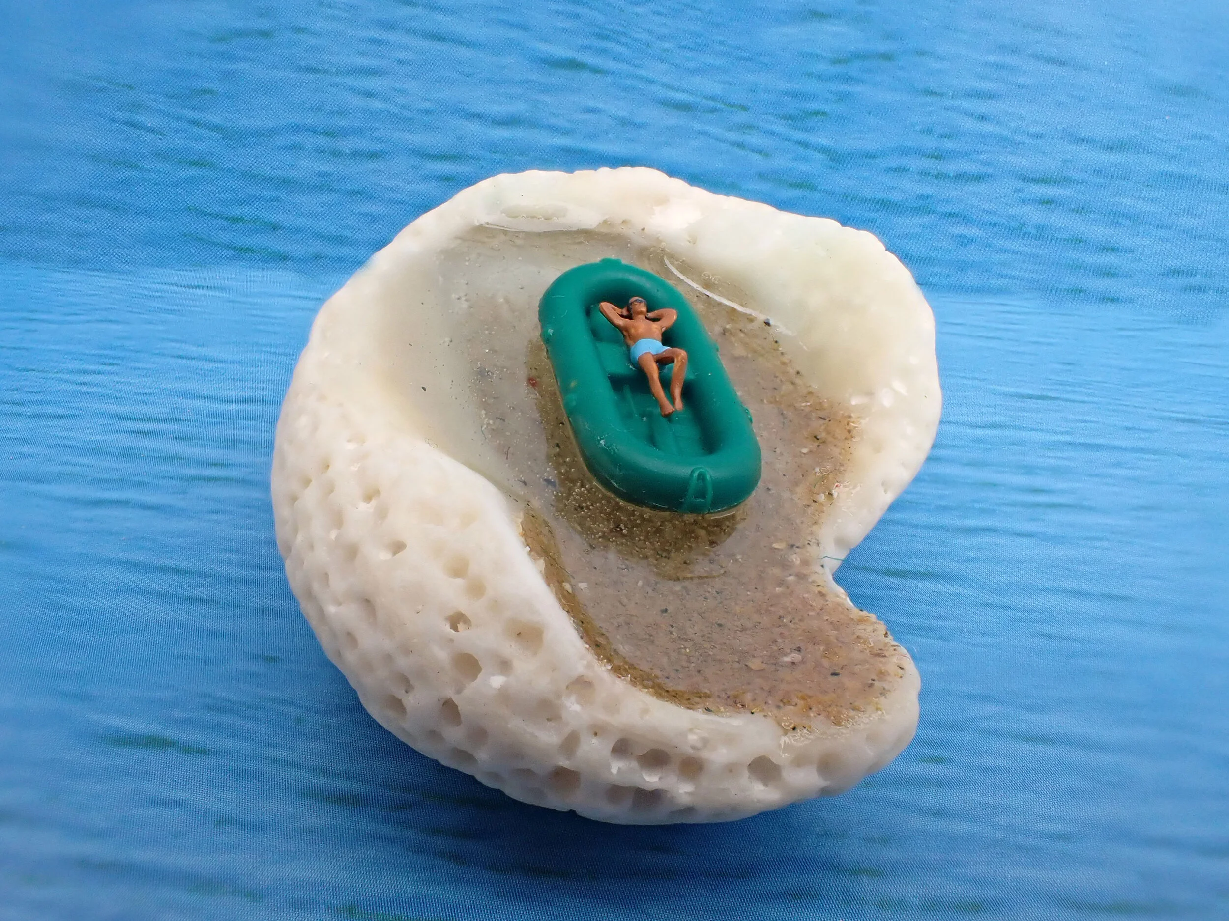 Green-Raft-Blue-Trunks_Miniature-Sculpture_Becky-Wareing-Steele_2_web.jpg