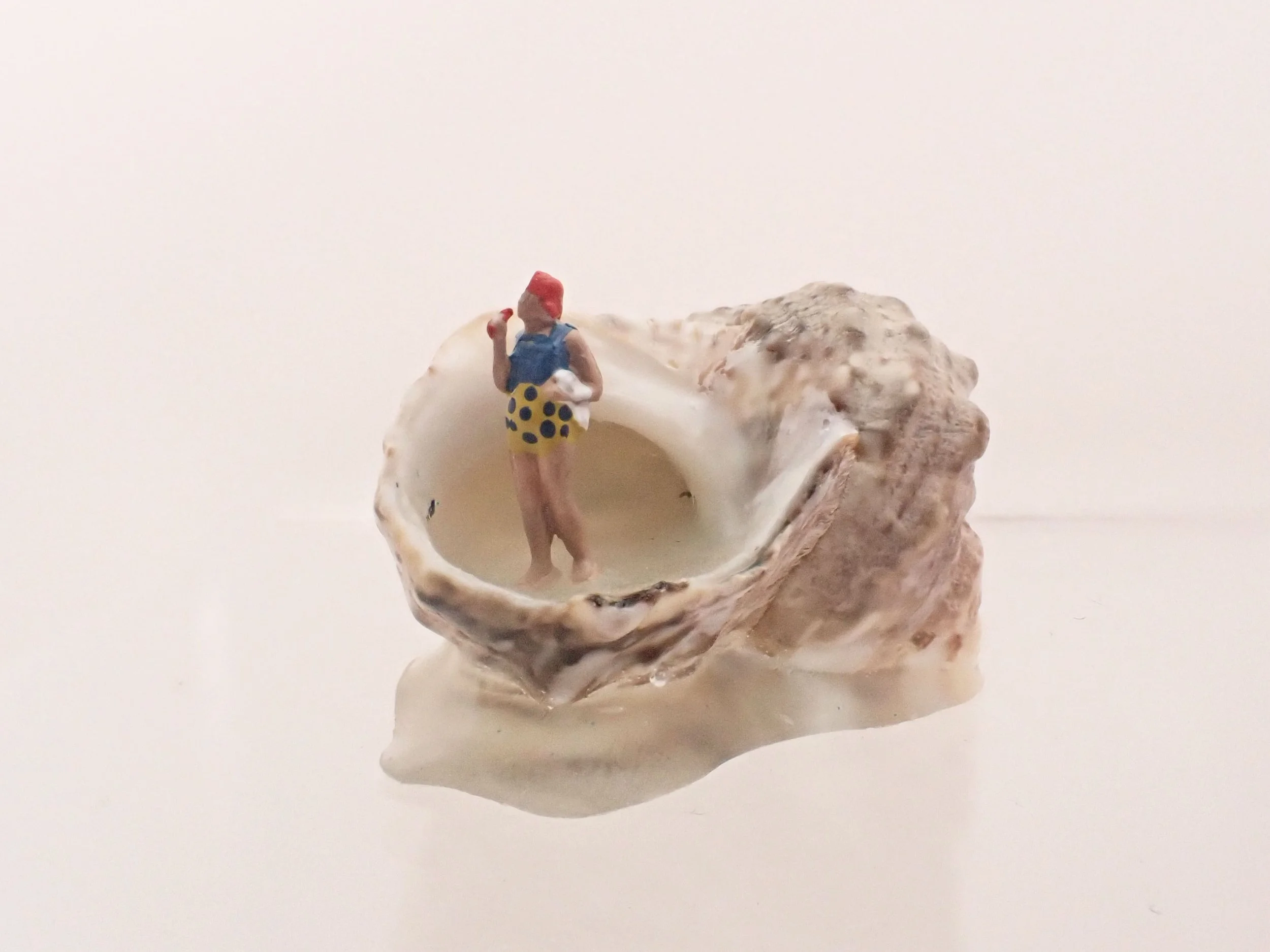 Becky-Wareing-Steele_Cheetah-Navy-Suit_Seashell-Diorama_2_web.jpg
