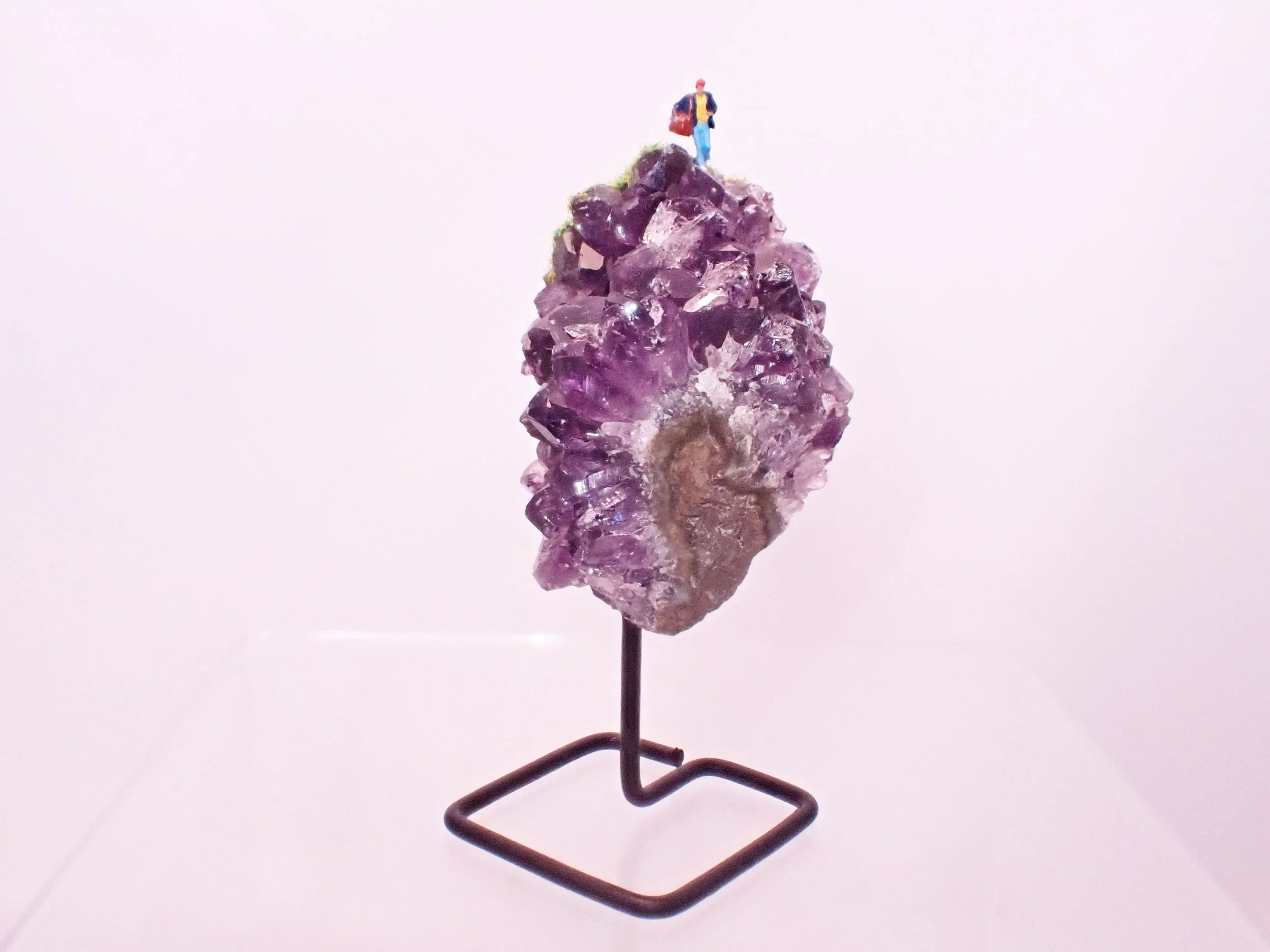 Amethyst-Metal-Stand-Diorama_1_Becky-Wareing-Steele_1.jpg