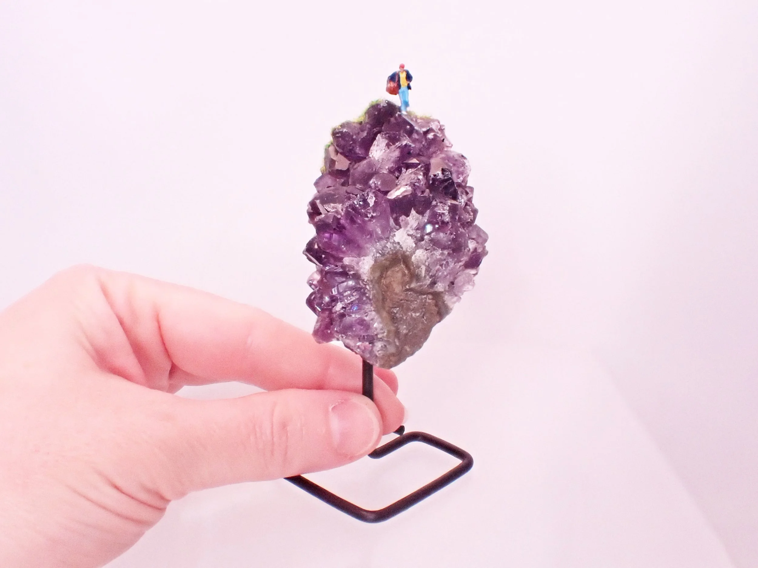 Amethyst-Metal-Stand-Diorama_1_Becky-Wareing-Steele_6.jpg