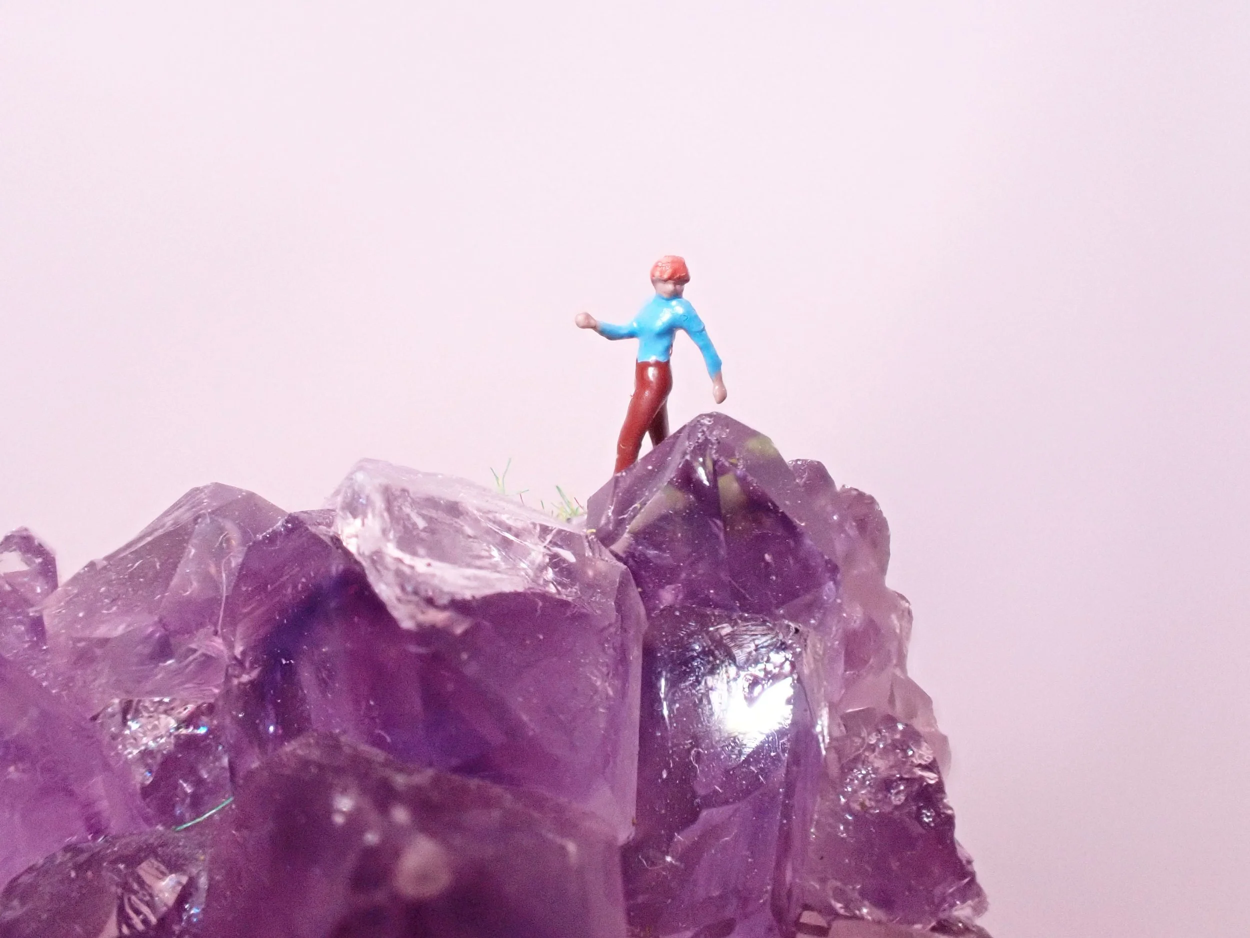 Amethyst-Metal-Stand-Diorama_3_Becky-Wareing-Steele_2.jpg