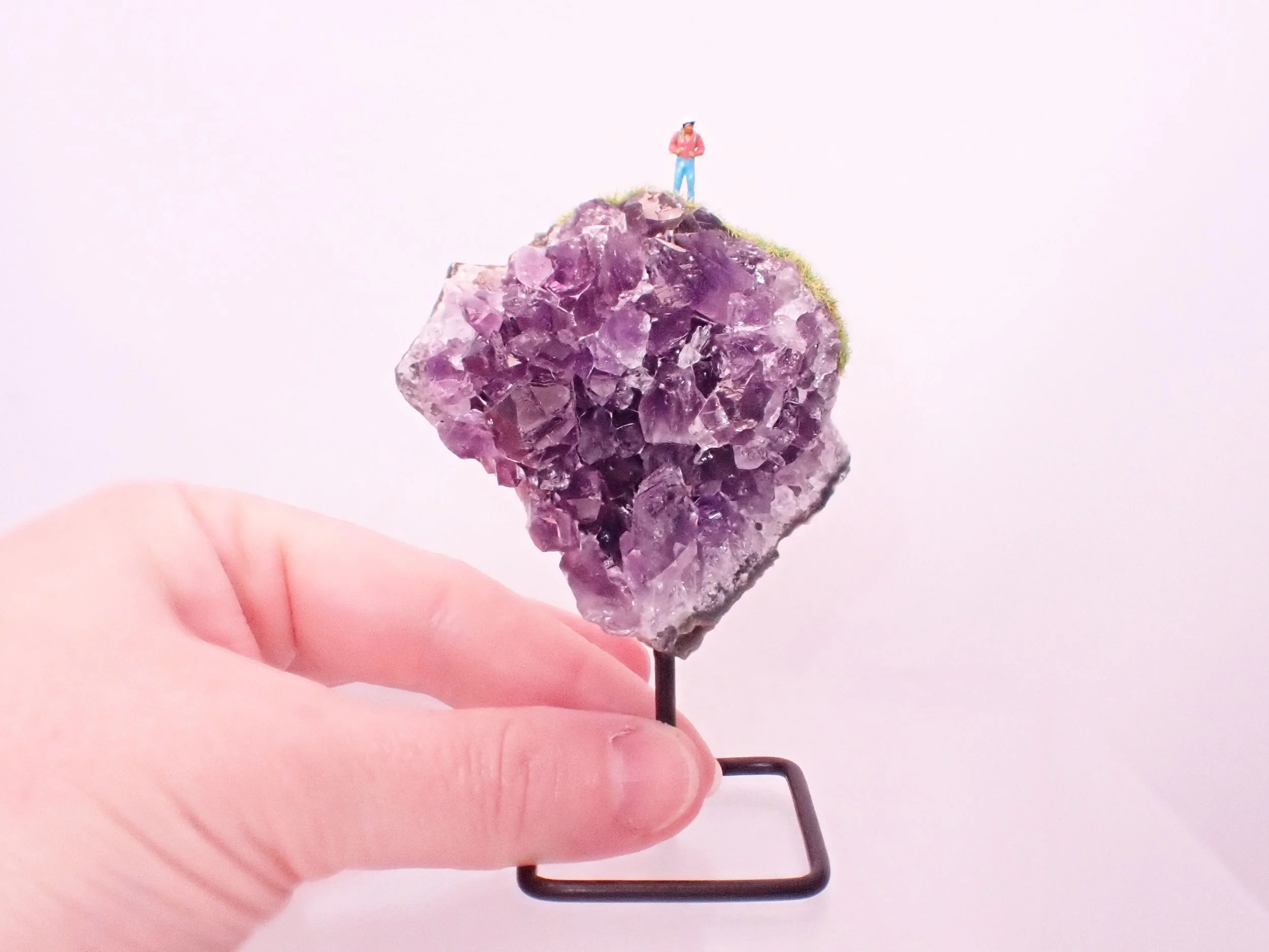 Amethyst-Metal-Stand-Diorama_4_Becky-Wareing-Steele_4.jpg