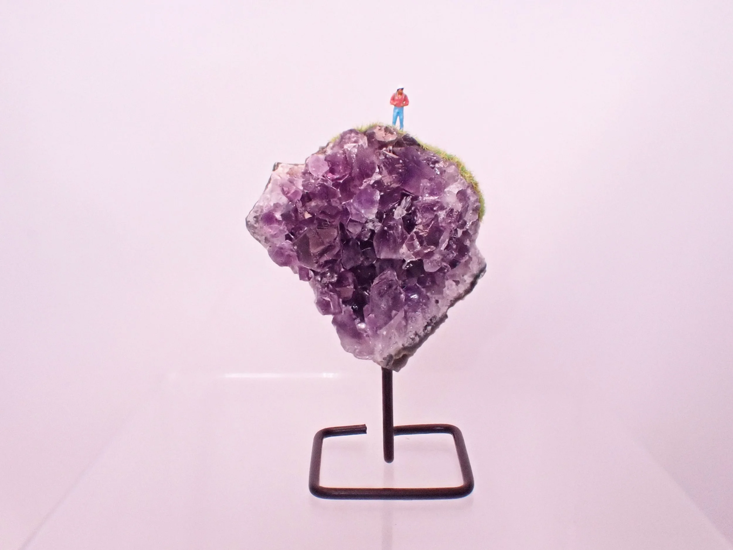 Amethyst-Metal-Stand-Diorama_4_Becky-Wareing-Steele_8.jpg