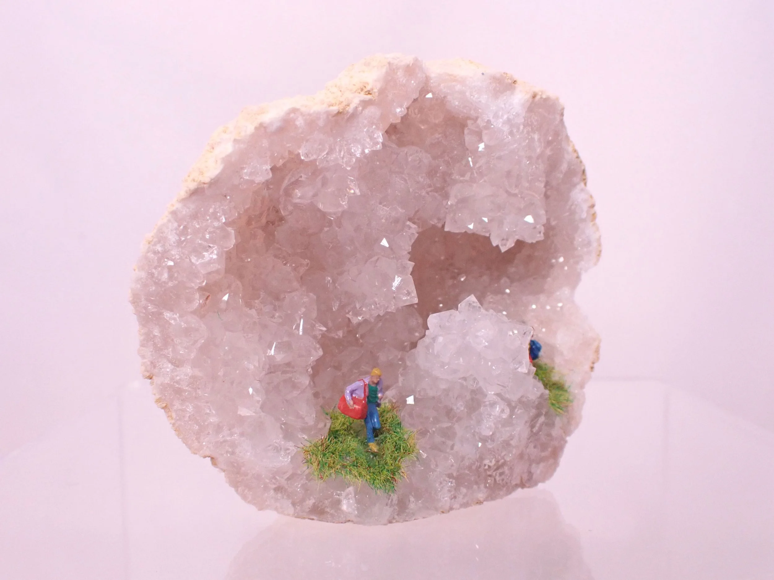 Quartz-Crystal-Diorama_2_Becky-Wareing-Steele_2_web.jpg