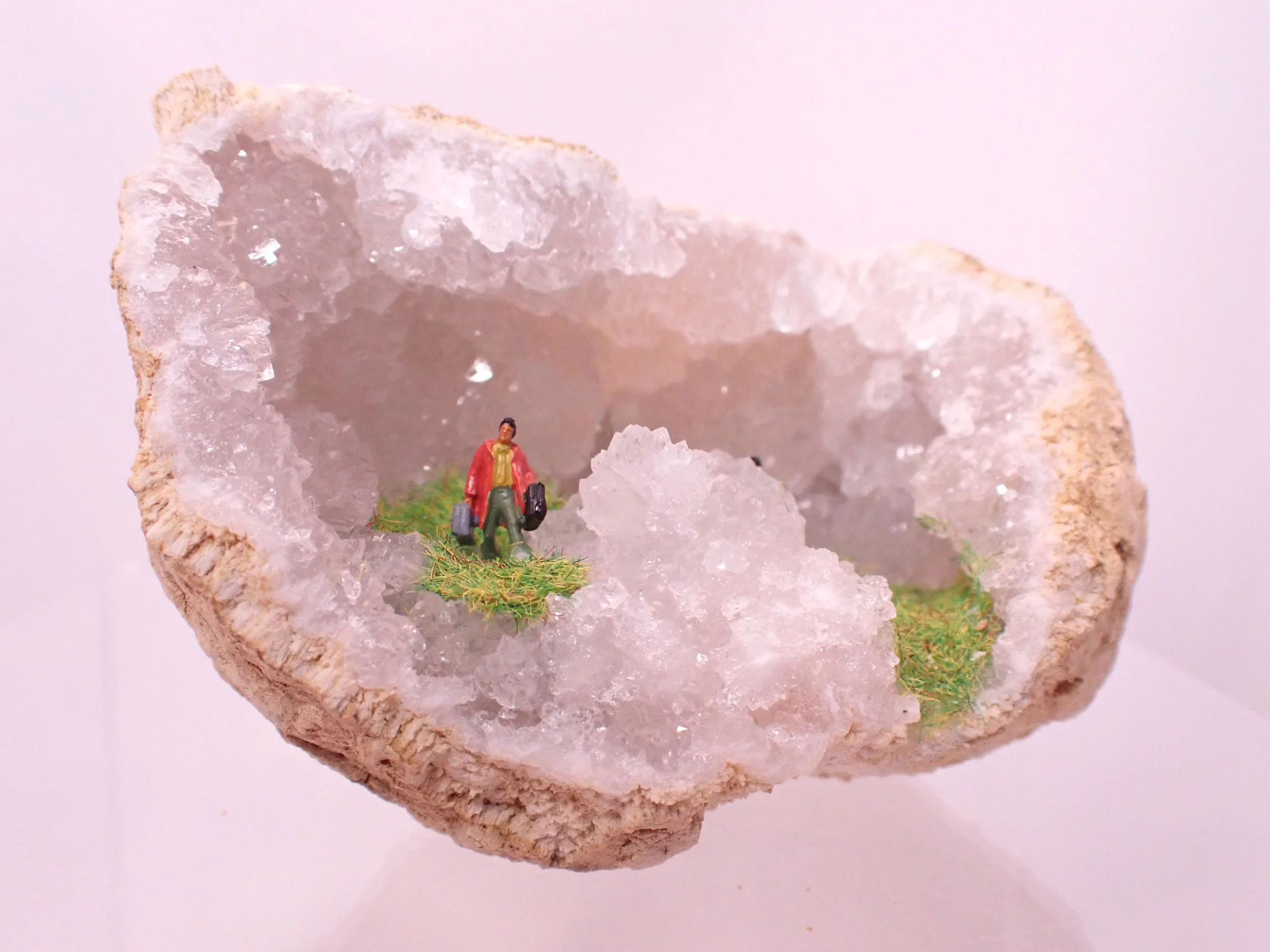 Quartz-Crystal-Diorama_5_Becky-Wareing-Steele_2_web.jpg