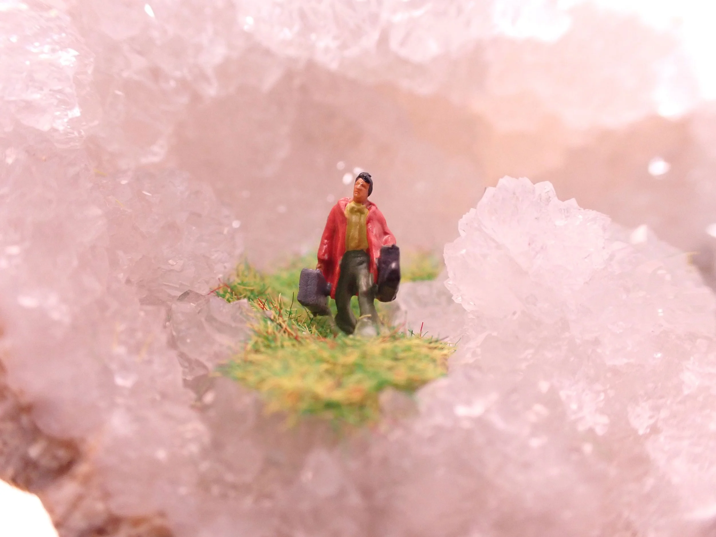Quartz-Crystal-Diorama_5_Becky-Wareing-Steele_4_web.jpg