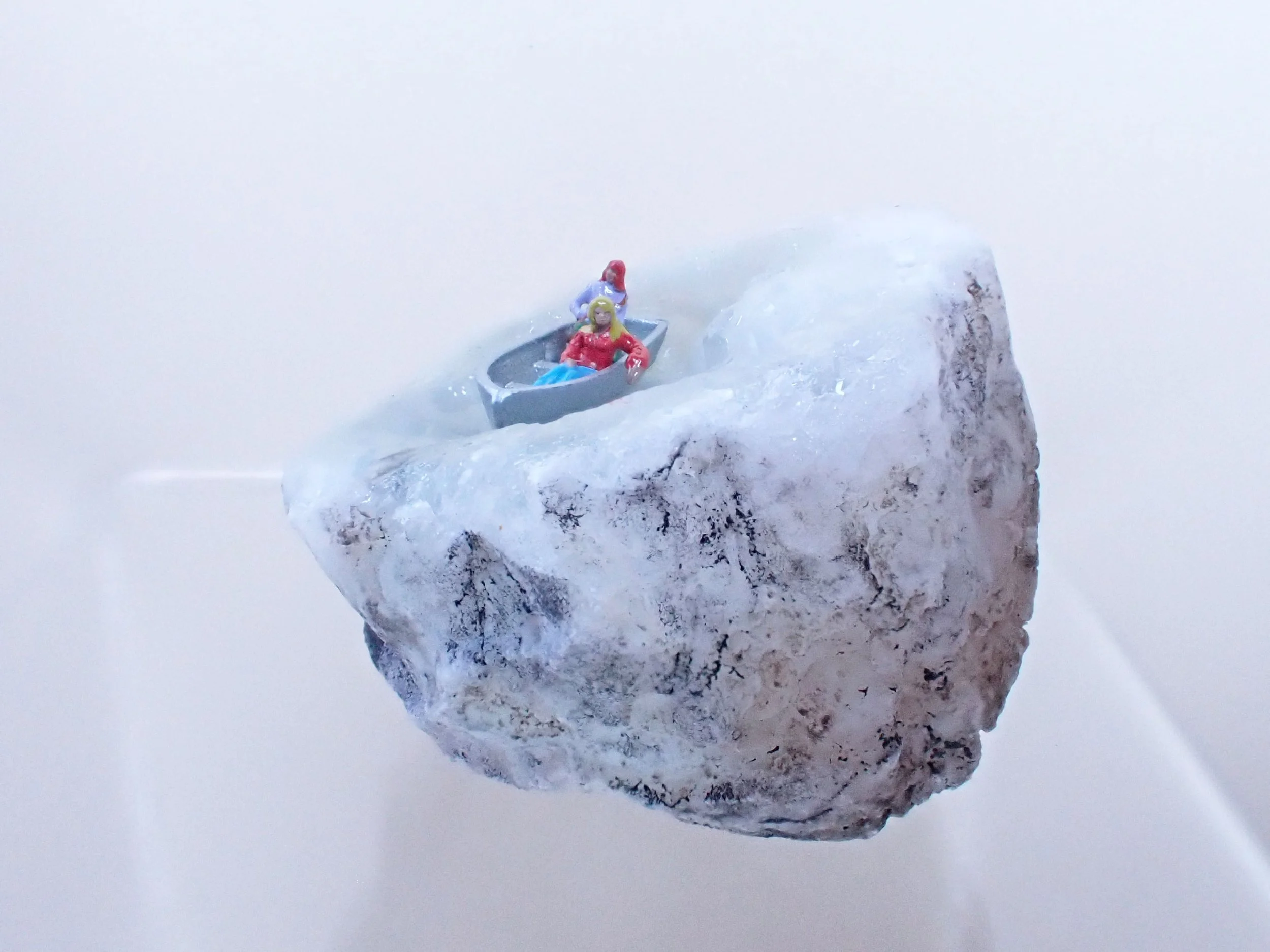 Mini-Crystal-Geode-Swimming-Hole-Diorama---11_5_web.jpg