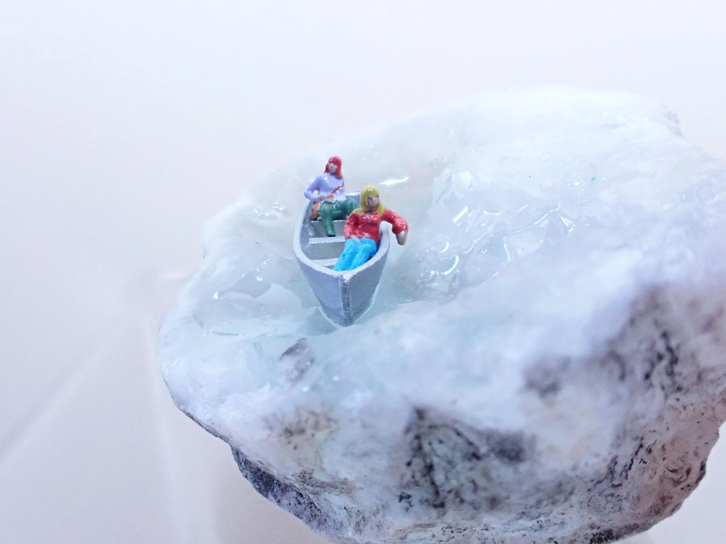 Mini-Crystal-Geode-Swimming-Hole-Diorama---11_1_web.jpg