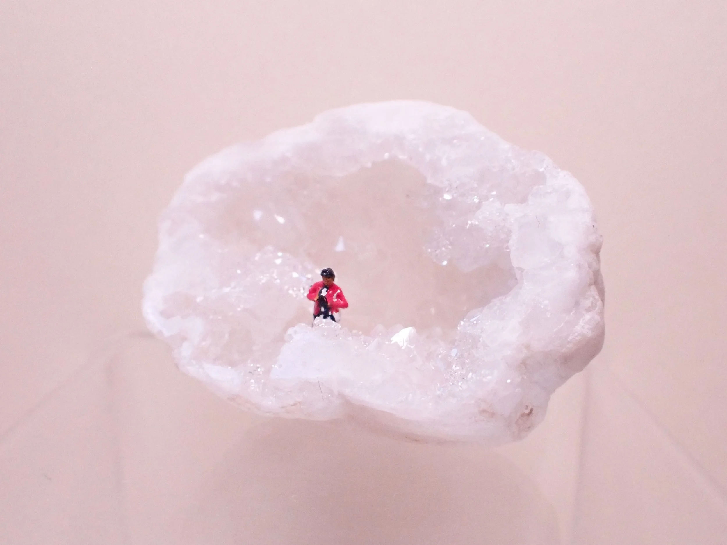 Mini-Crystal-Geode-Diorama---2_1_web.jpg