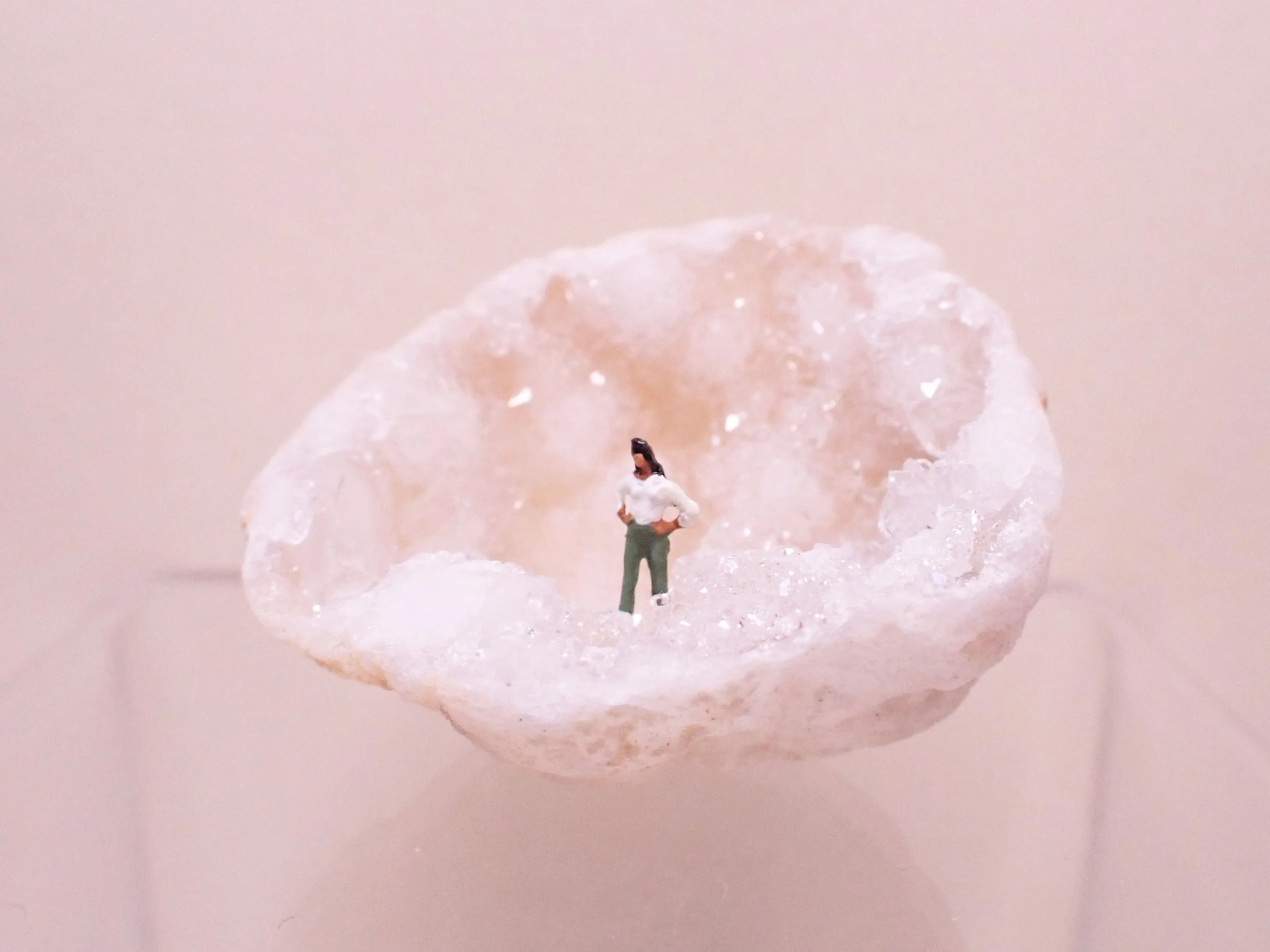Mini-Crystal-Geode-Diorama---4_3_web.jpg