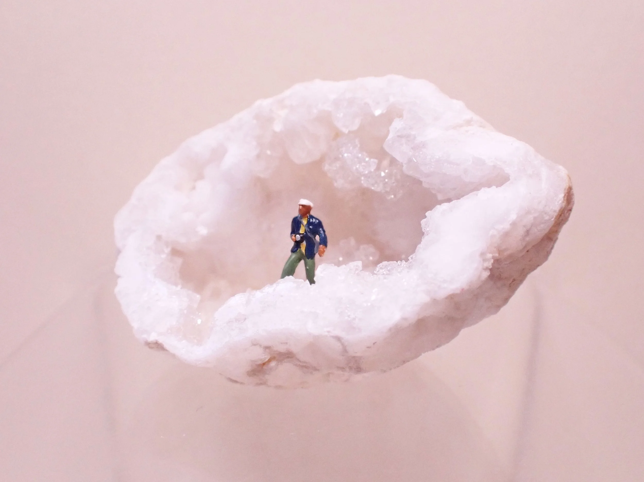 Mini-Crystal-Geode-Diorama---6_1_web.jpg