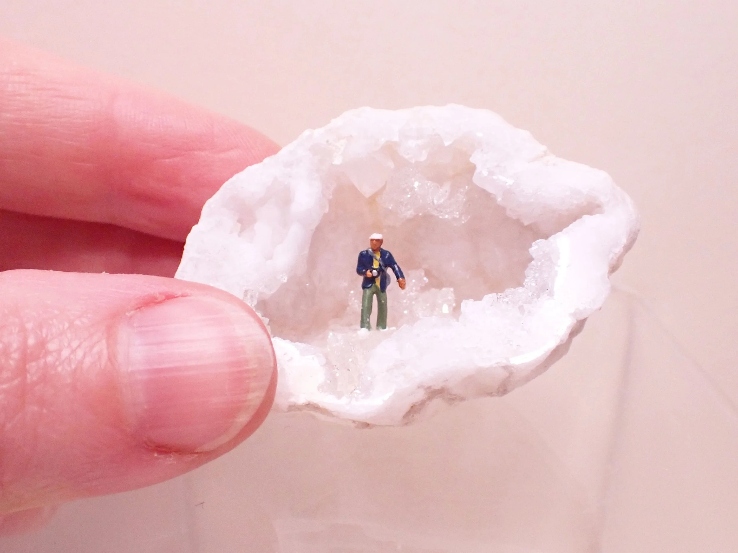 Mini-Crystal-Geode-Diorama---6_4_web.jpg