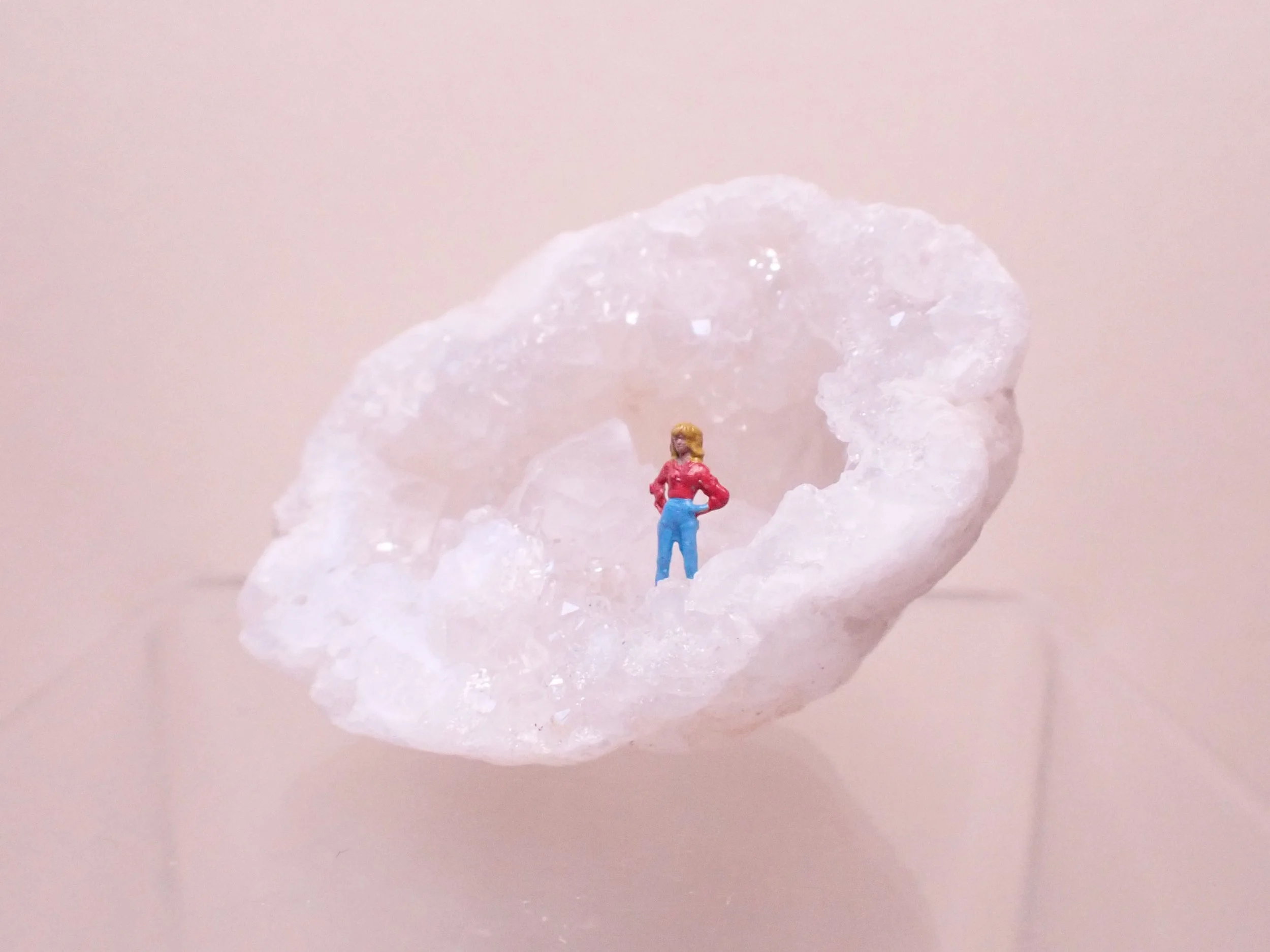 Mini-Crystal-Geode-Diorama---3_4_web.jpg