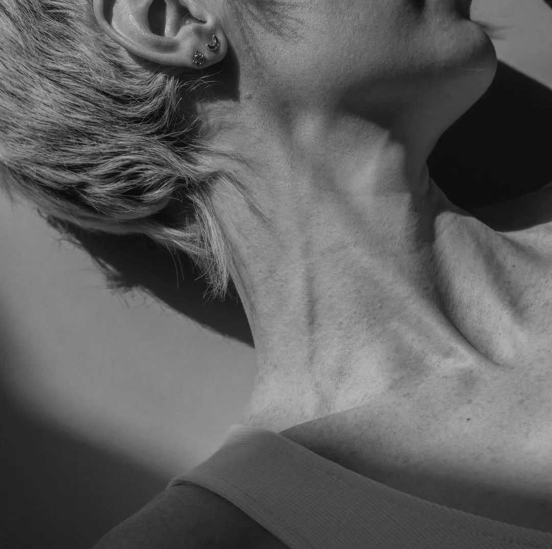 The basic full body treatment consists of microdermabrasion on the arms, legs, chest and back, a lactic or glycolic acid body peel on these parts, and a signature facial.

Prepare your skin for spring and book your Full Body Treatment.

#nurskincare 