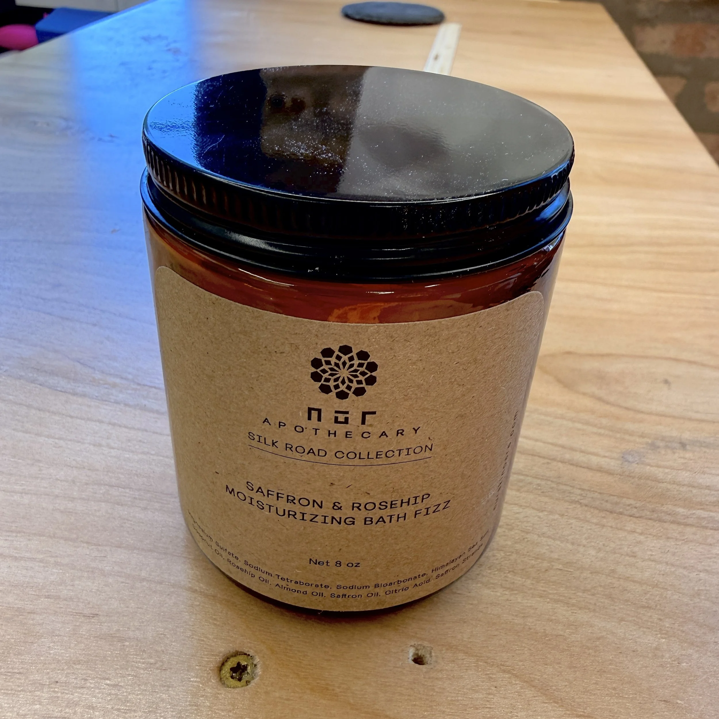 Saffron & Rosehip Moisturizing Bath Fizz