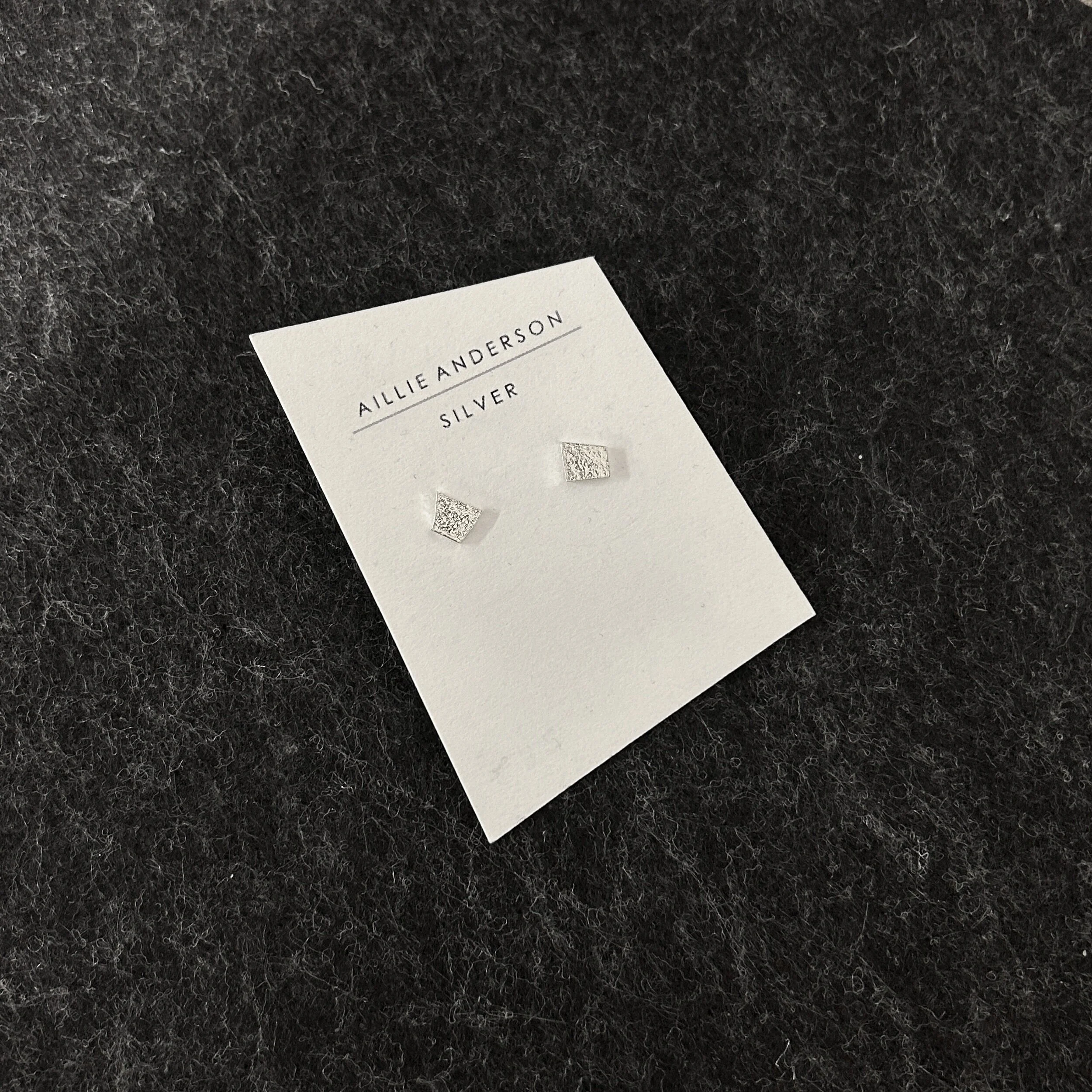 0F7729D7-CAB6-4E9F-BF33-243B45331290