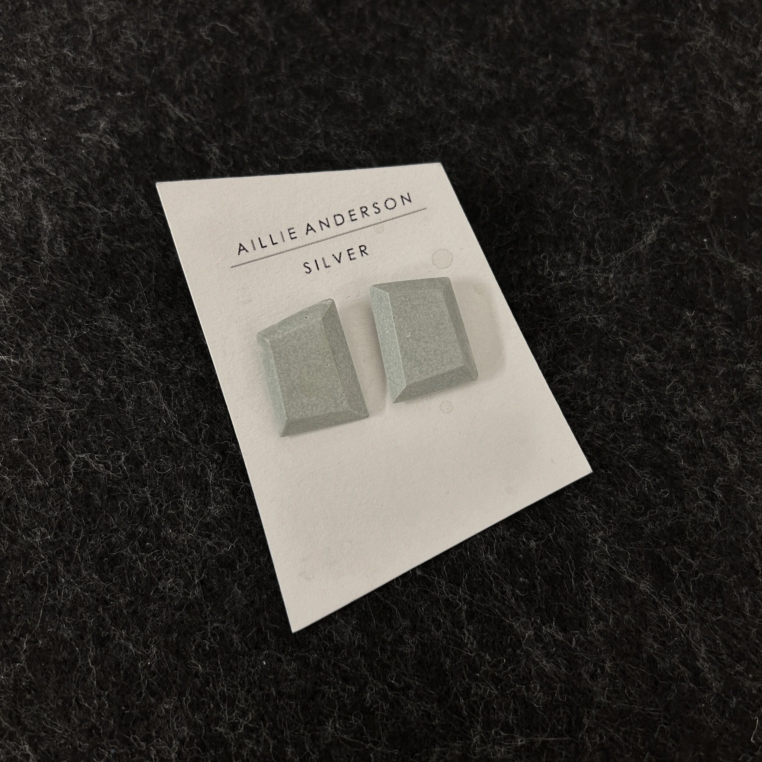 5C12FFEC-5DF9-4185-B5AB-950903B09D37