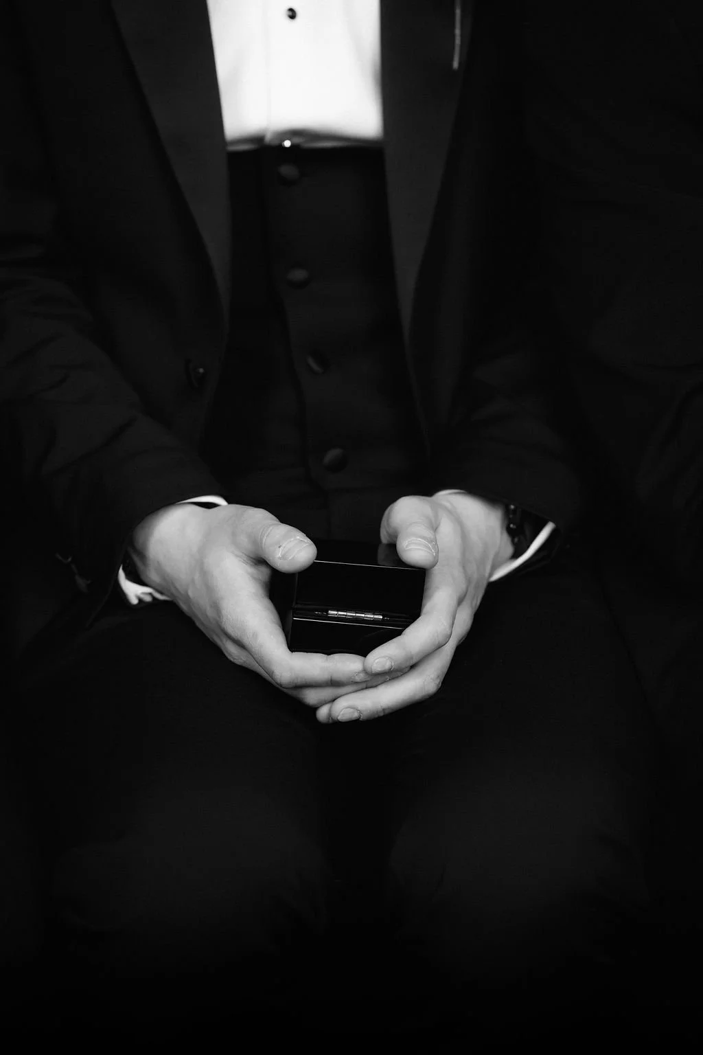 Aillie&Stuart-TheEngineworksGlasgowWedding-SneakPeeks-29.jpg