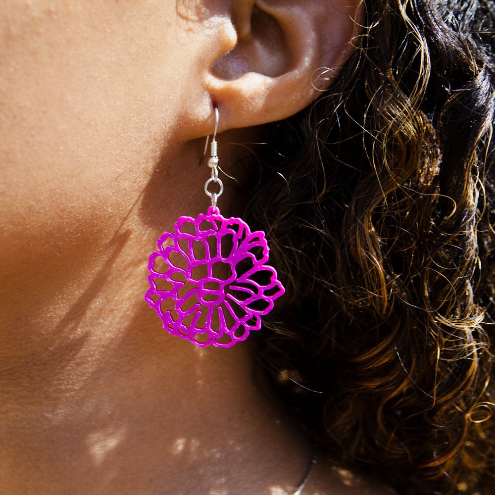 sne hvid Ofte talt Sammenlignelig Zinnia Flower Earrings / 3D printed jewelry / Available in red, marigold,  fuchsia and orange - Studs | Winter Hill Jewelry