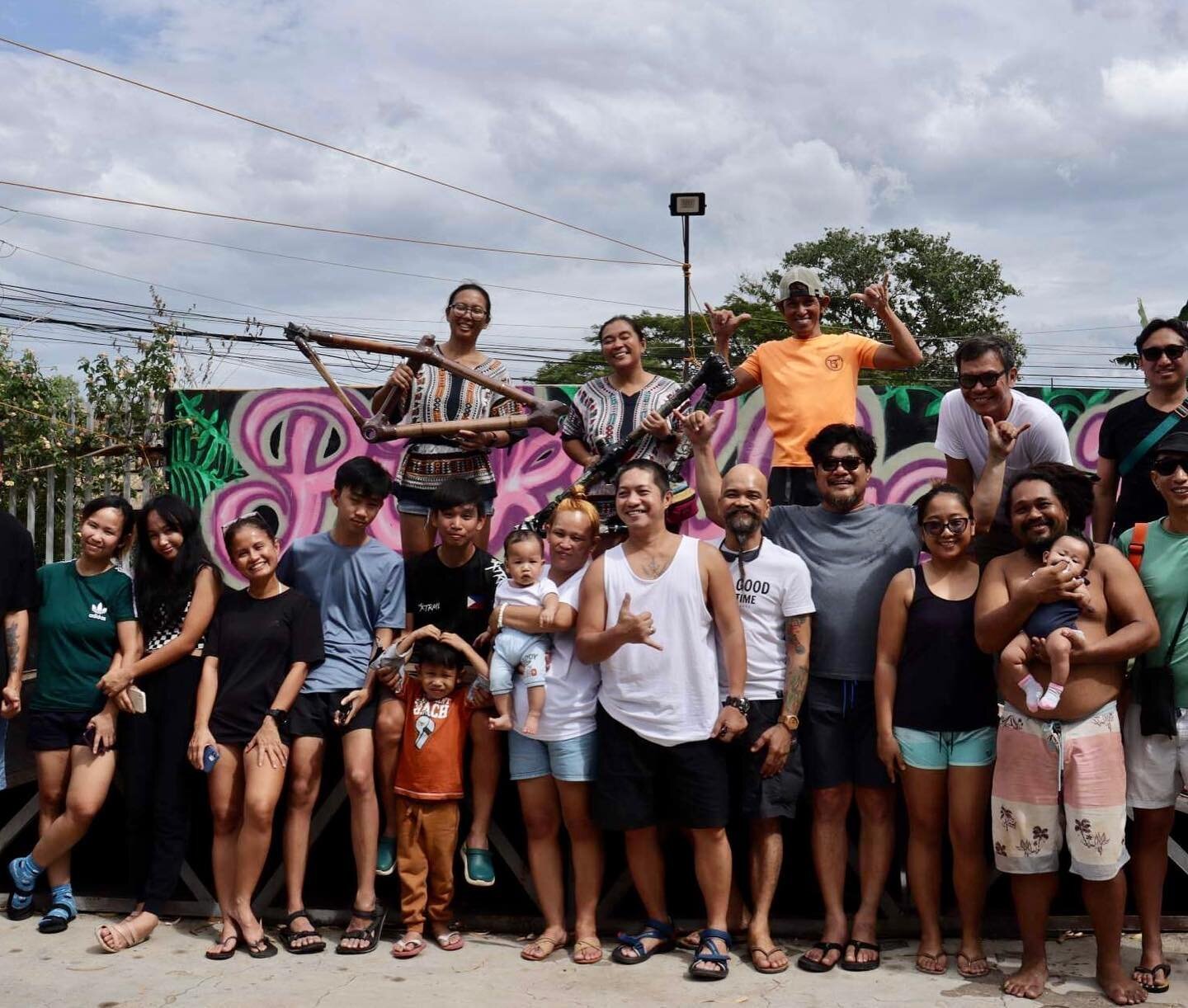 recap of our 10 yr anniversary weekend. Thank you @pinkedgorilla for hosting us!! And to all our friends that came and celebrated with us!! It felt like a weeklong party..